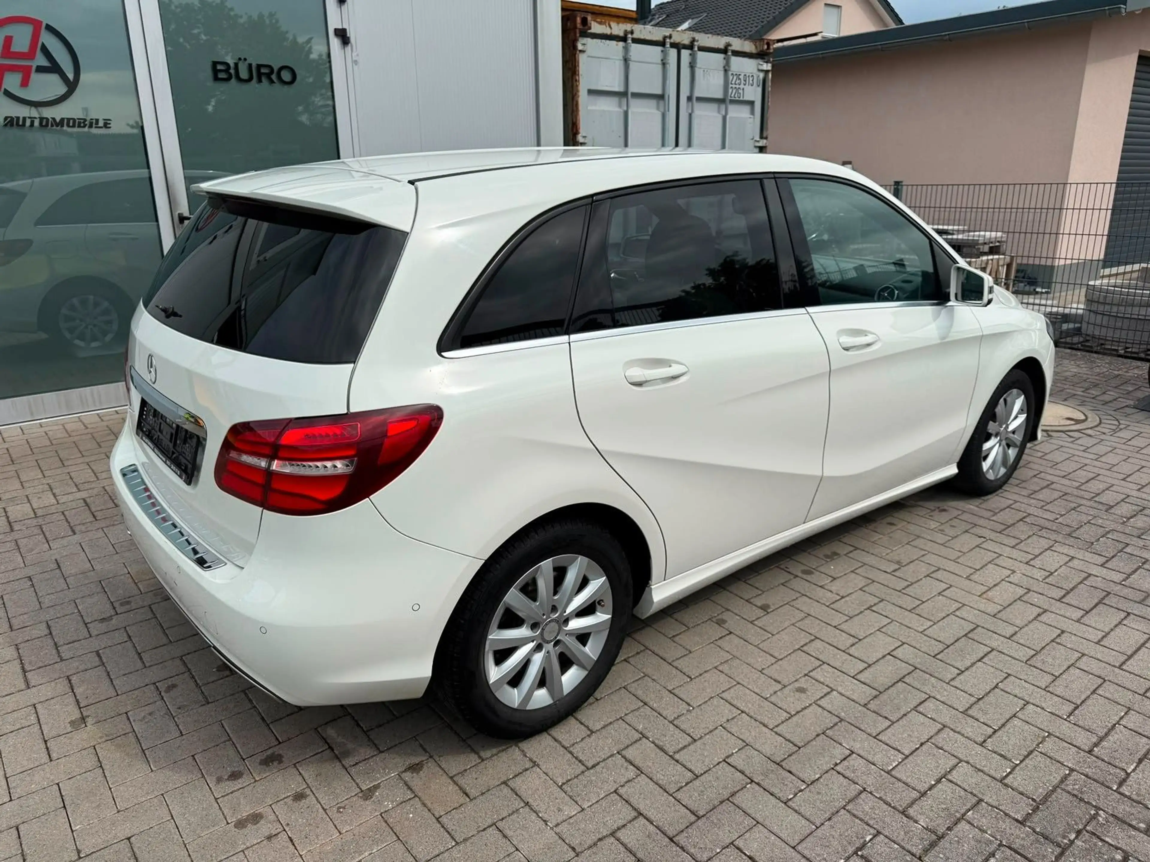 Mercedes-Benz B 220 CDI LED Automatik Navi — photo 4