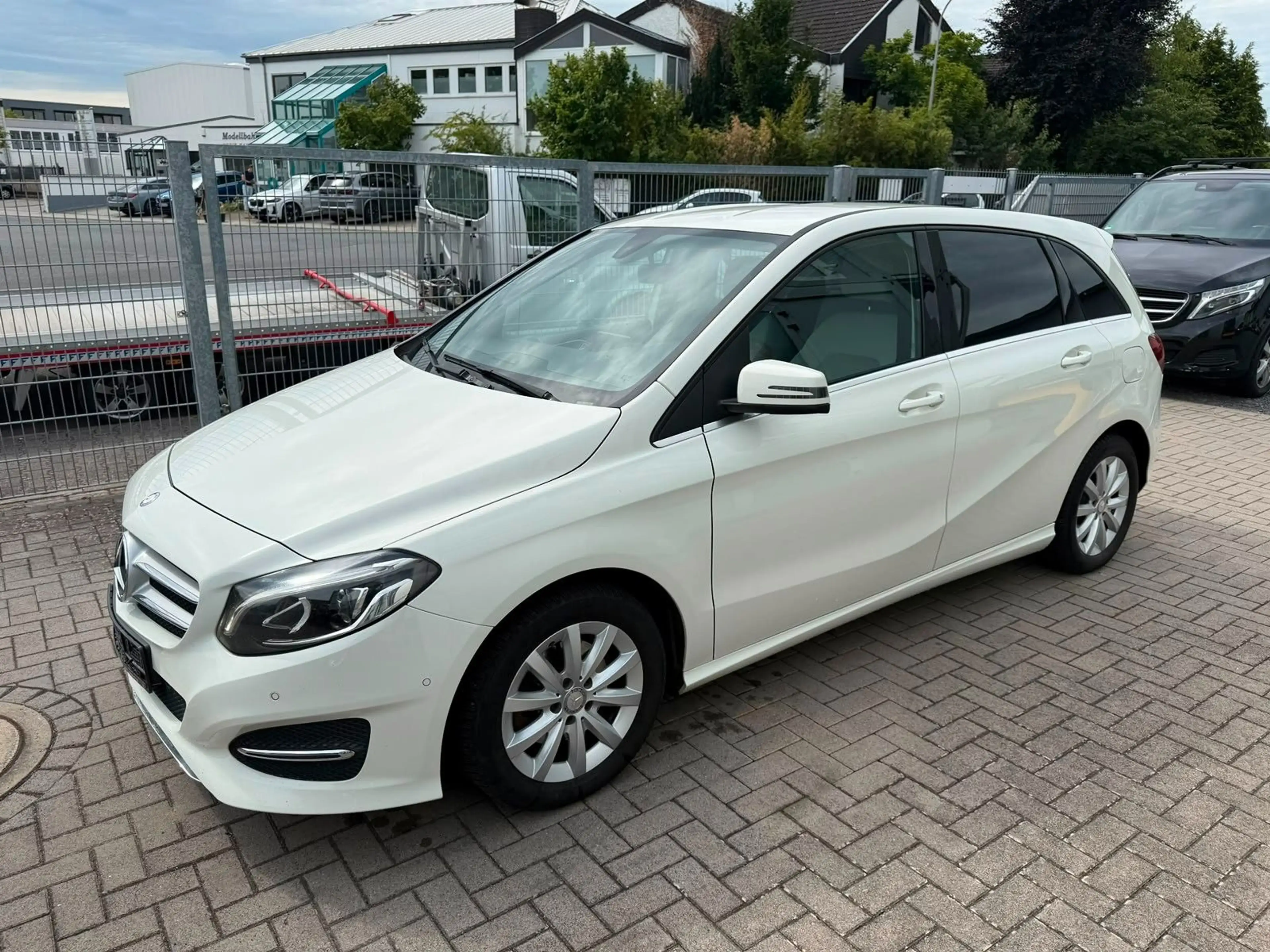 Mercedes-Benz B 220 CDI LED Automatik Navi