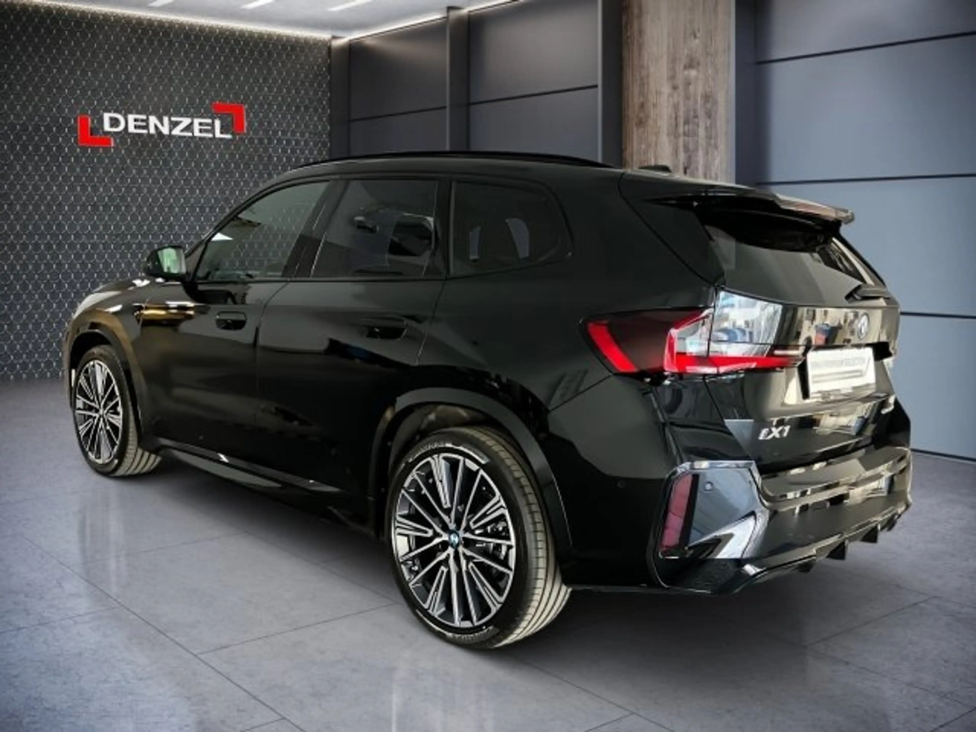 BMW iX1 eDrive20 U11 HB0 — photo 4