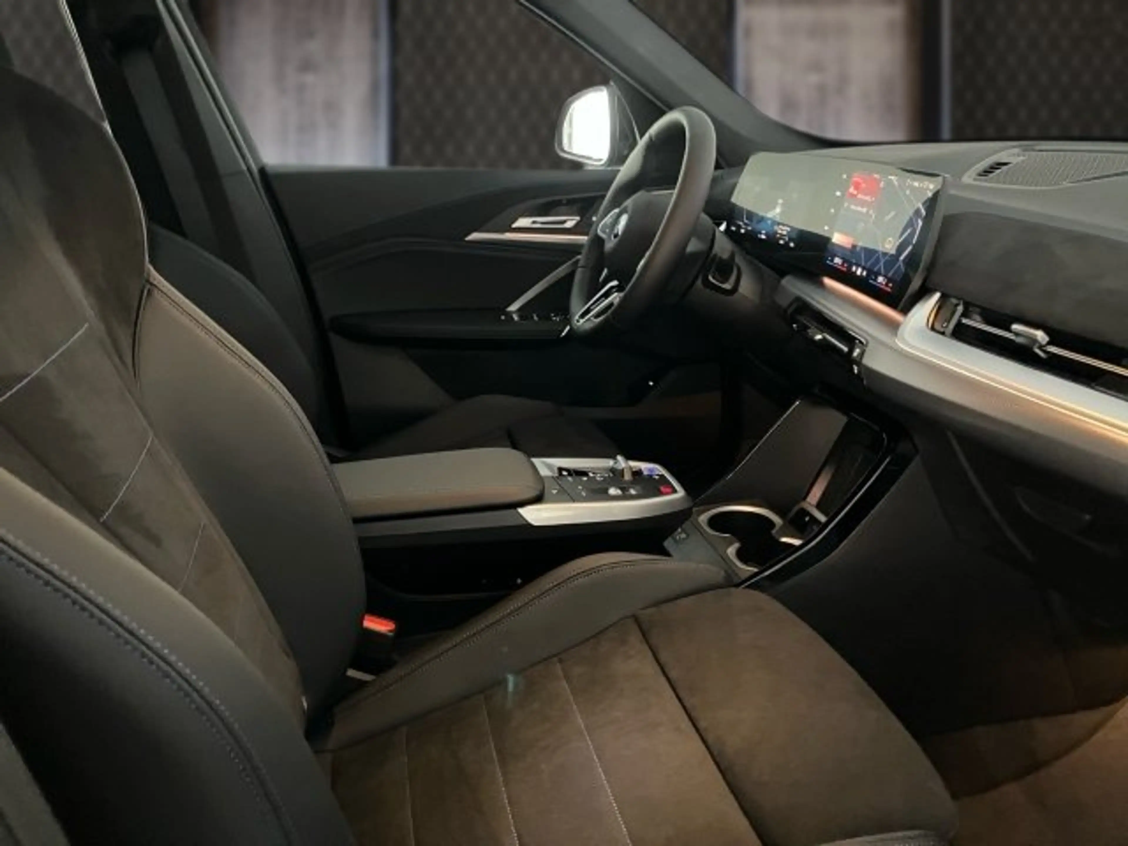 BMW iX1 eDrive20 U11 HB0 — photo 9