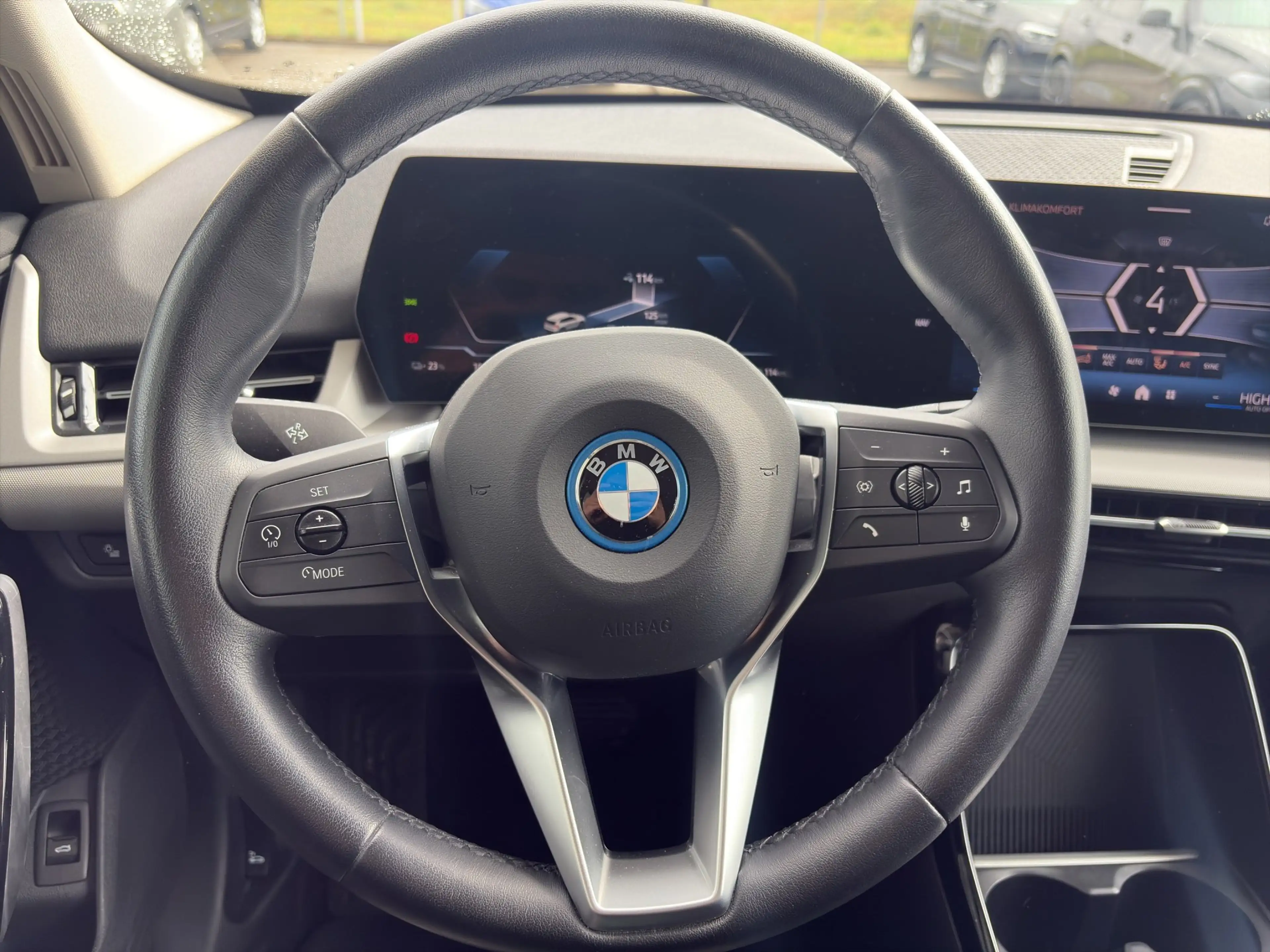 BMW iX1 xDrive30 Rückfahrkam. Sitzheiz. Sitzmassage — photo 10