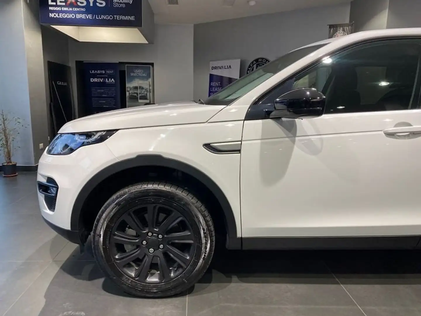 Land Rover Discovery Sport 2.0 TD4 150 CV HSE Rif. Antonio Weiß - 2