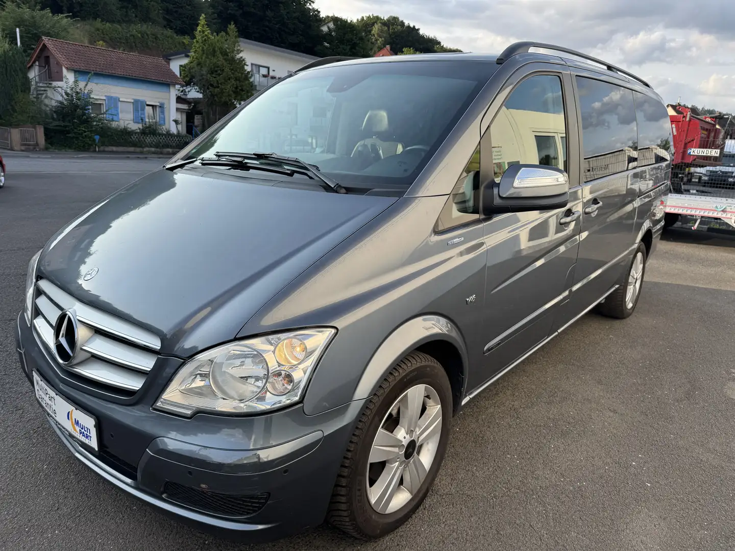 Mercedes-Benz Viano 3.0 CDI Trend Edition lang | KAMERA| AHK Grau - 1