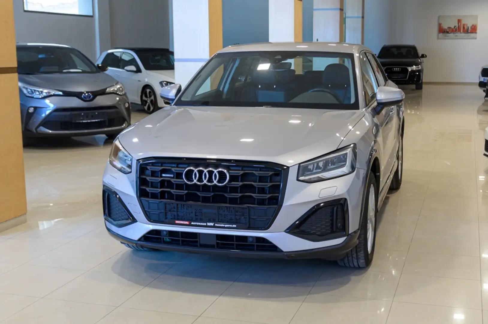 Audi Q2 35 TDI Advanced quattro S tronic 110kW Gris - 2