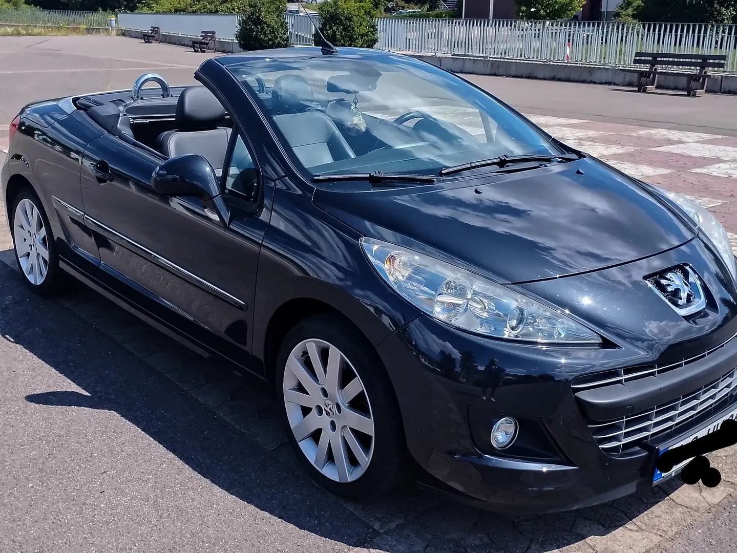 Peugeot 207 207 CC 120 VTi Automatik Premium Schwarz - 1