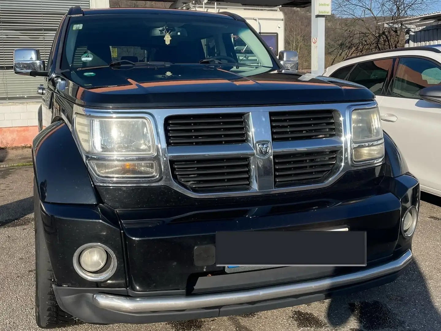 Dodge Nitro Nitro 2.8 CRD DPF Automatik SXT Negru - 1