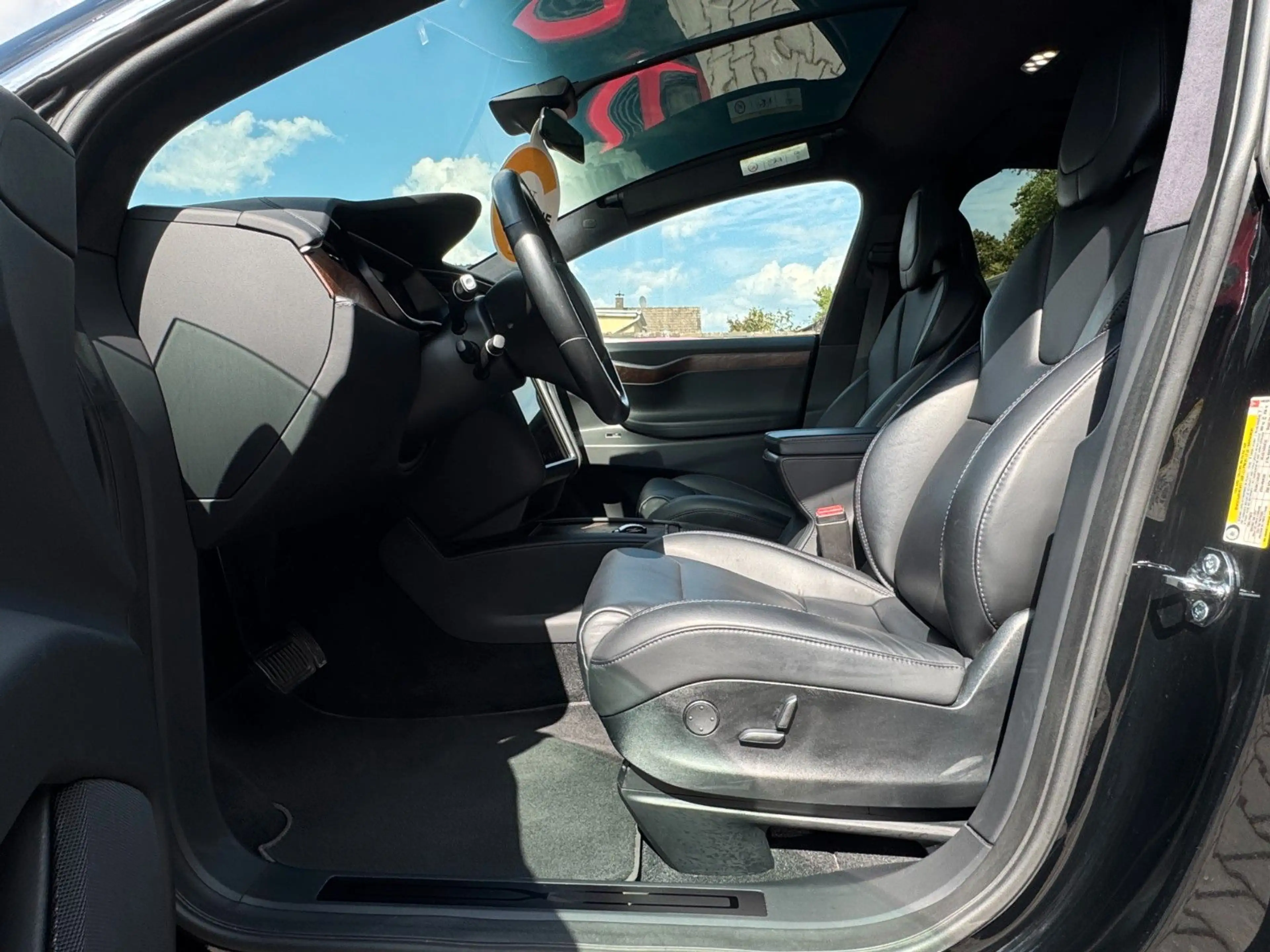 Tesla Model X 100D — photo 12