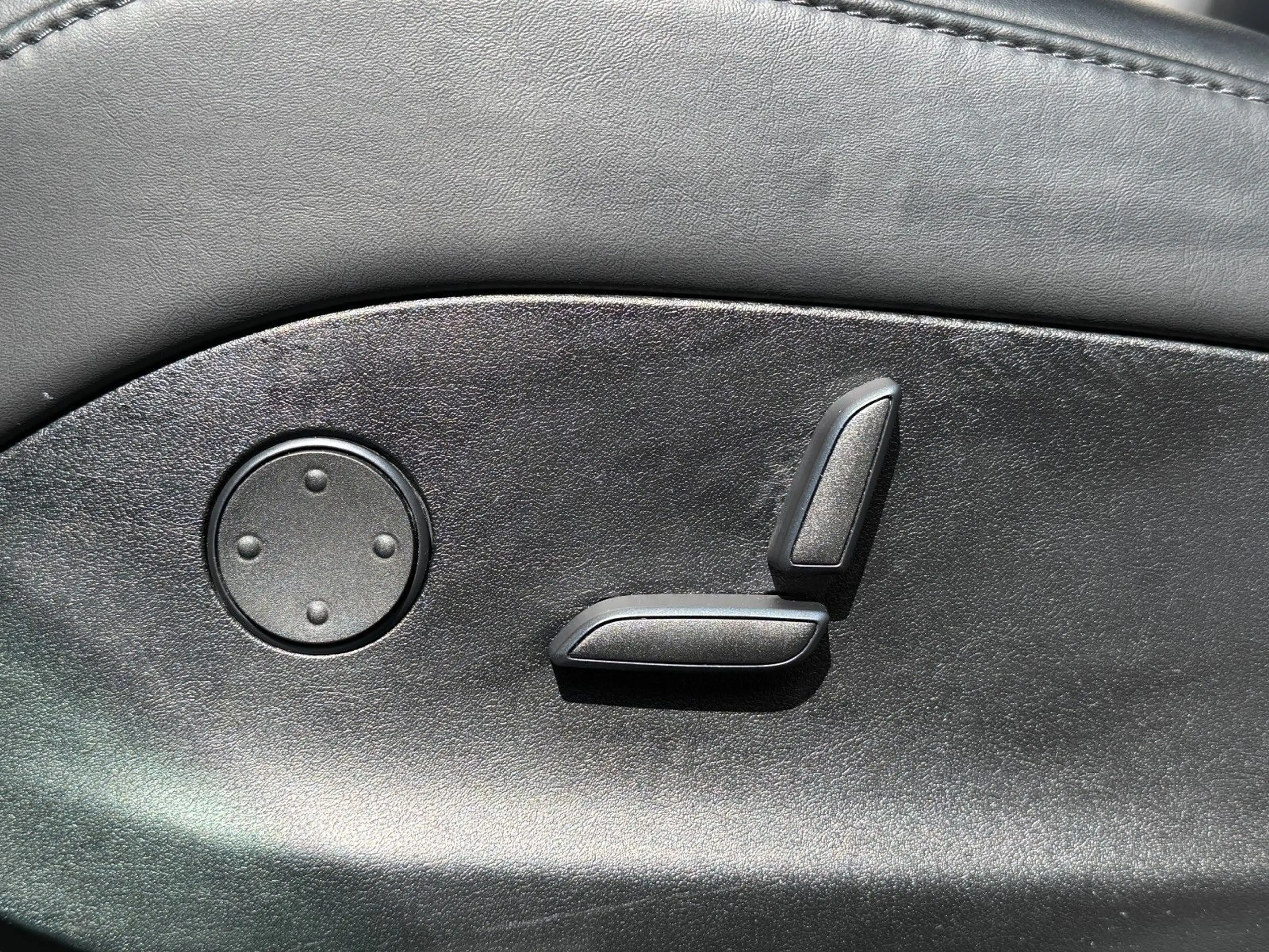 Tesla Model X 100D — photo 14