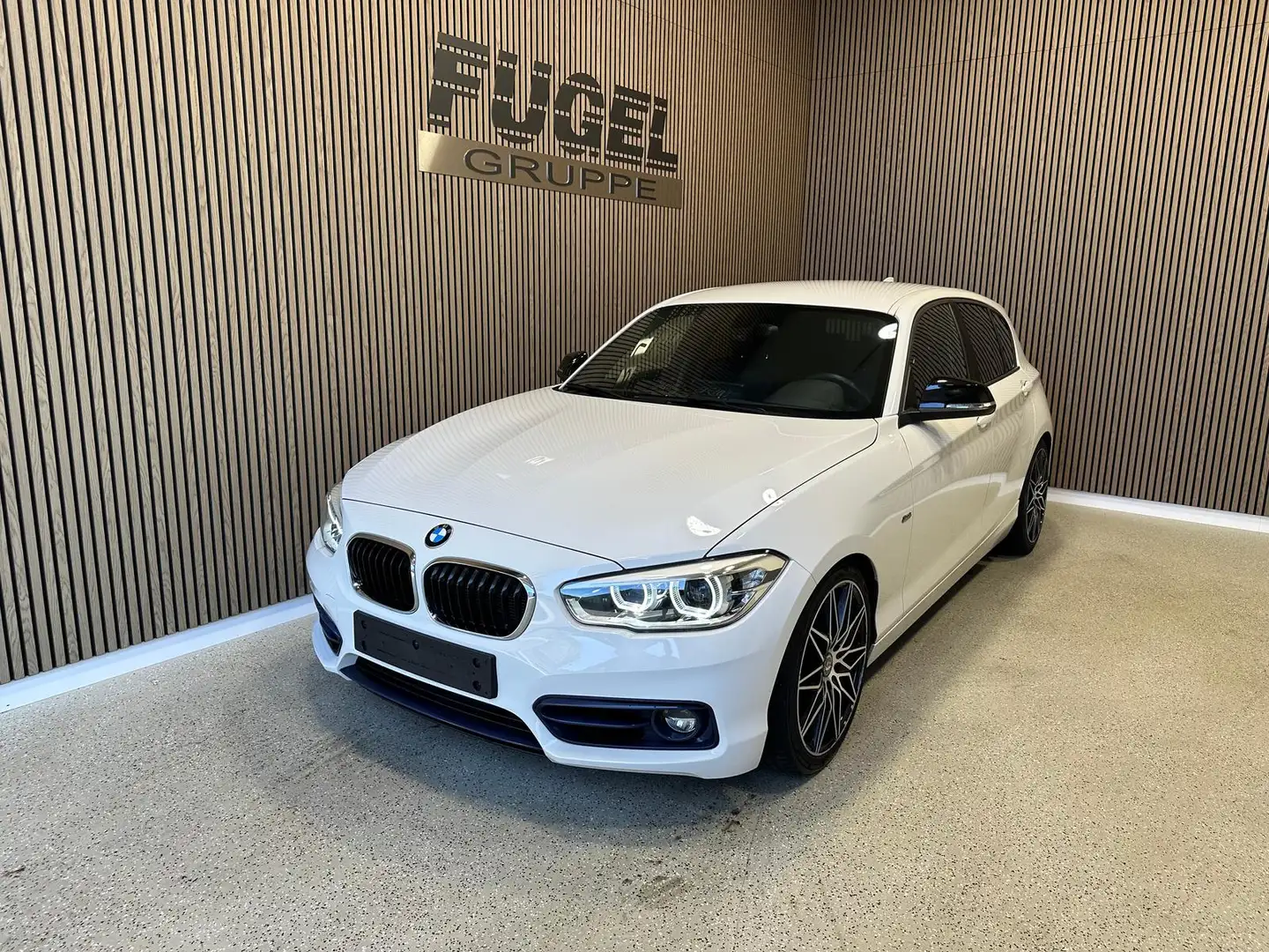 BMW 120 i Sport Line LED|Navi|SHZ Wit - 2