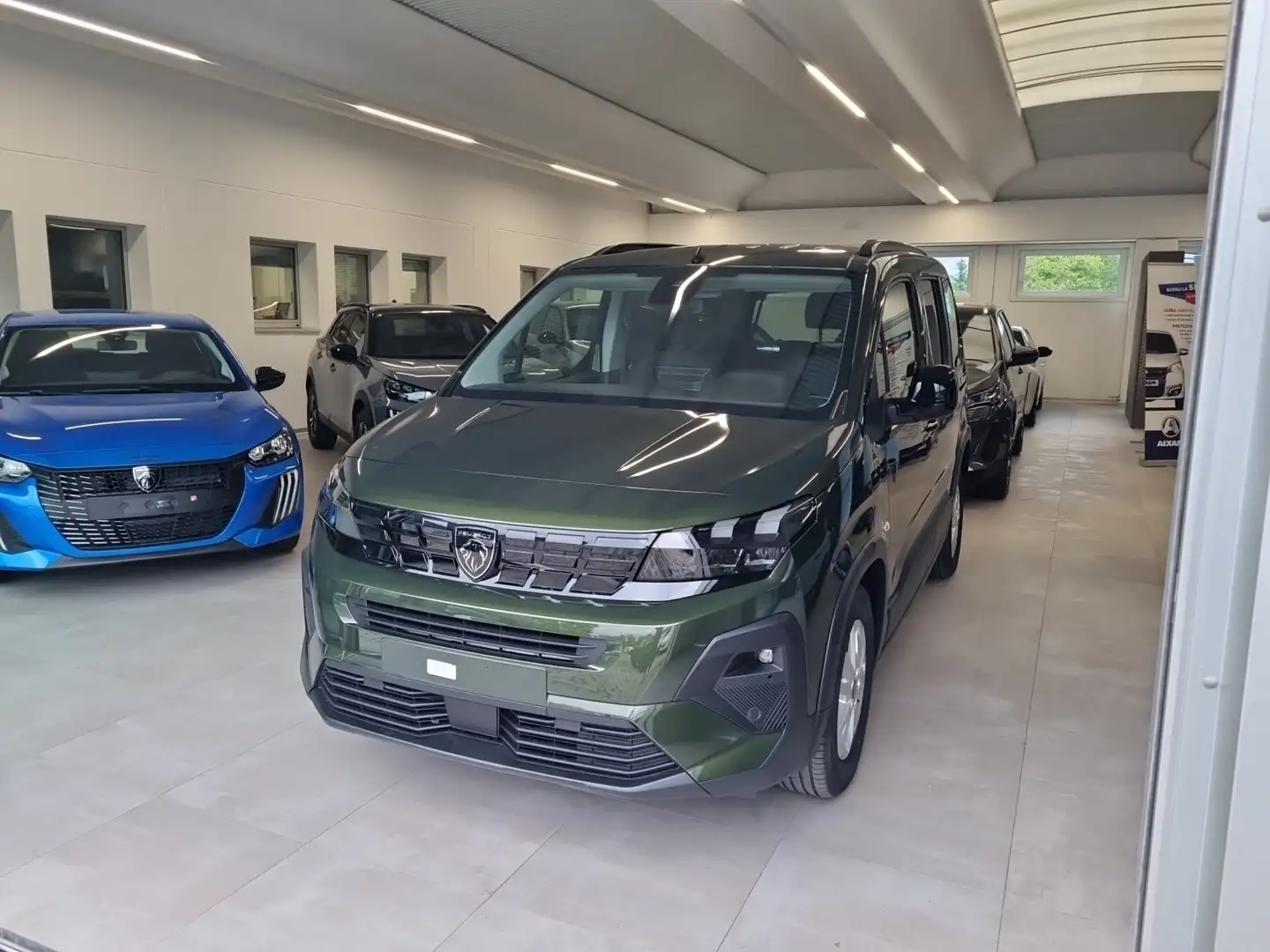 Peugeot Rifter BlueHDi 100 S&S Allure Standard - KM0 Groen - 1