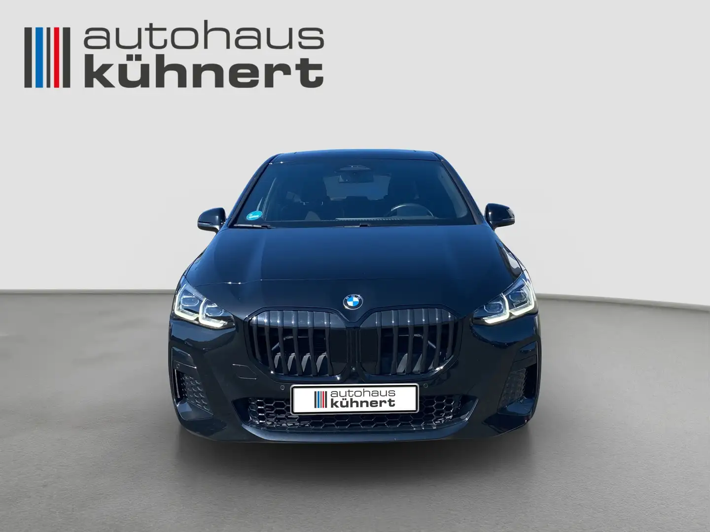 BMW 220 i Active Tourer ///M Sport PanoSD SpurAss ACC 360° Schwarz - 2