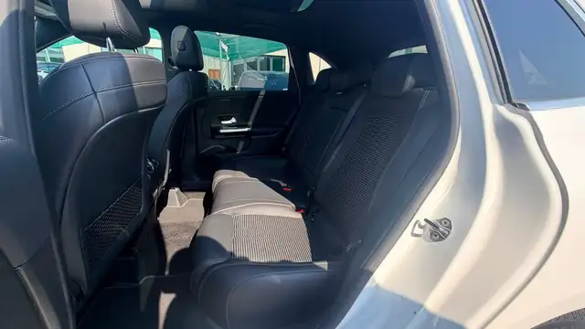 Mercedes-Benz B-Class view 11