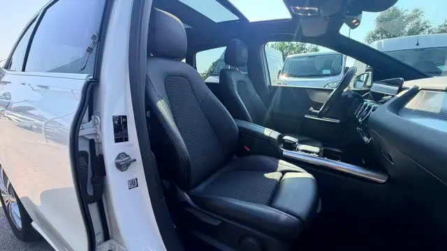 Mercedes-Benz B-Class view 13