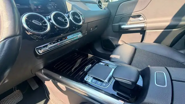 Mercedes-Benz B-Class view 14