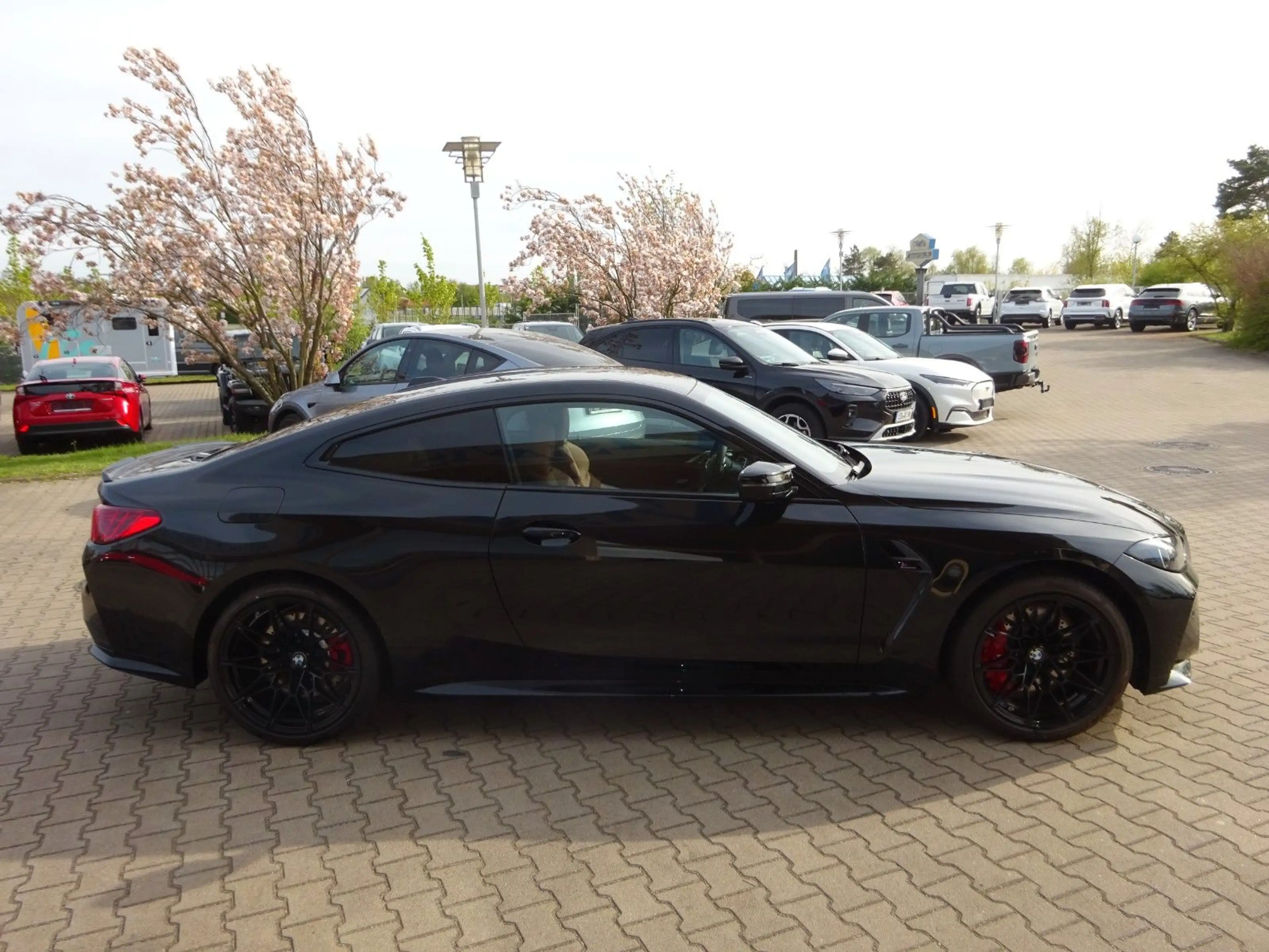 BMW M4 Coupe M xDrive Competition — photo 6