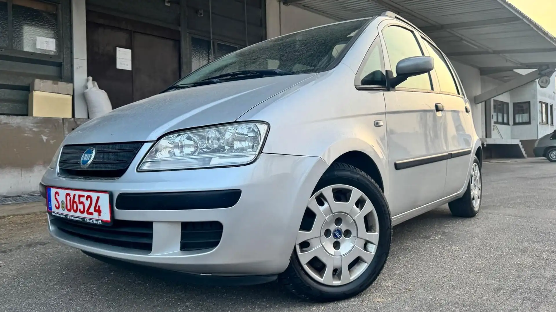 Fiat Idea 1.4+TÜV+GARANTIE+PARKS+KLIMA+5TÜRIG+SITZH+ Plateado - 2