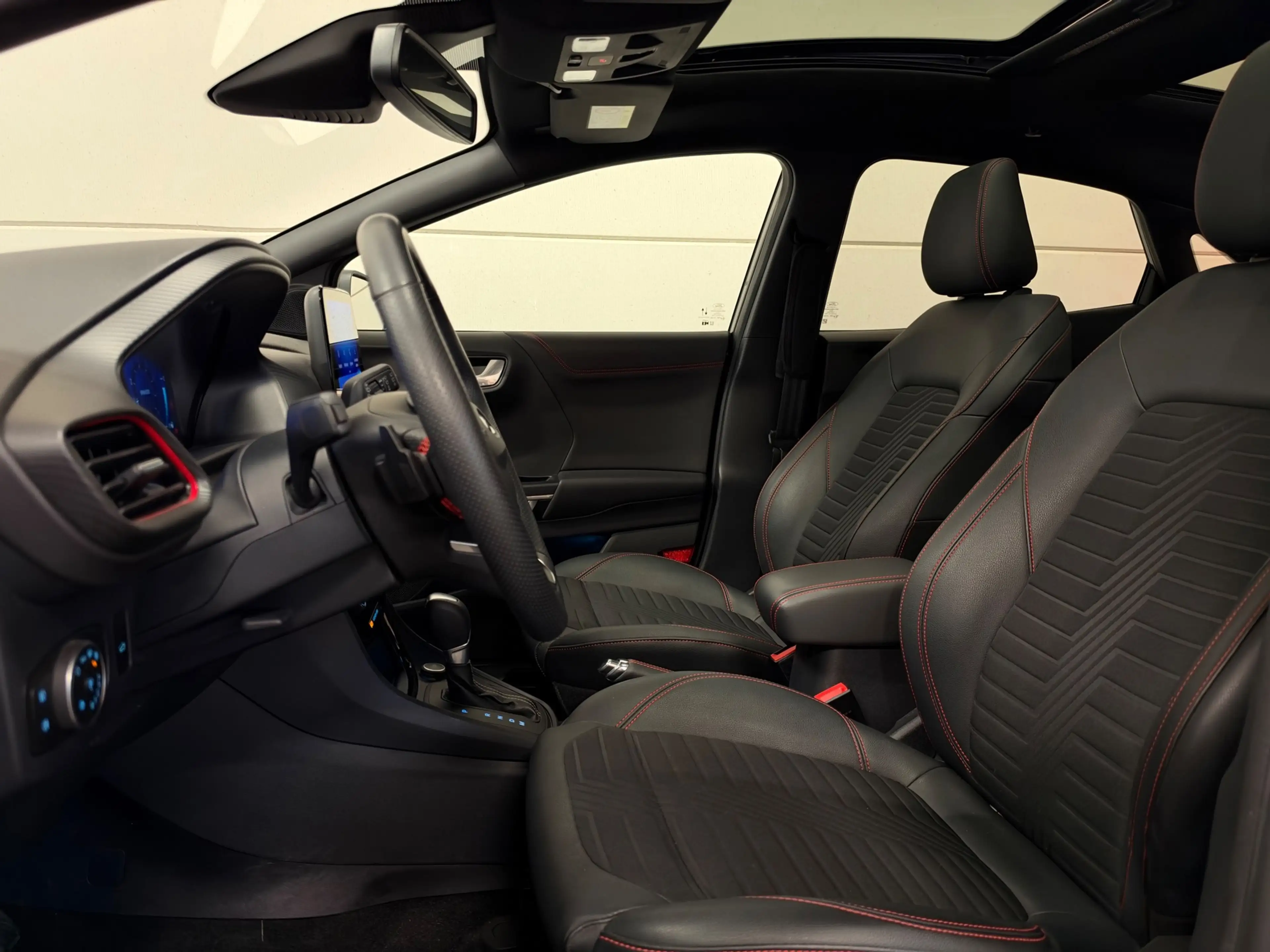 Ford Puma 1.0 EcoBoost ST-Line X Pano, ACC, Apple Carplay, B — photo 12
