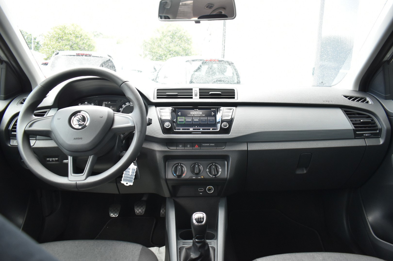 Skoda Fabia Combi 1.0 Active — photo 12