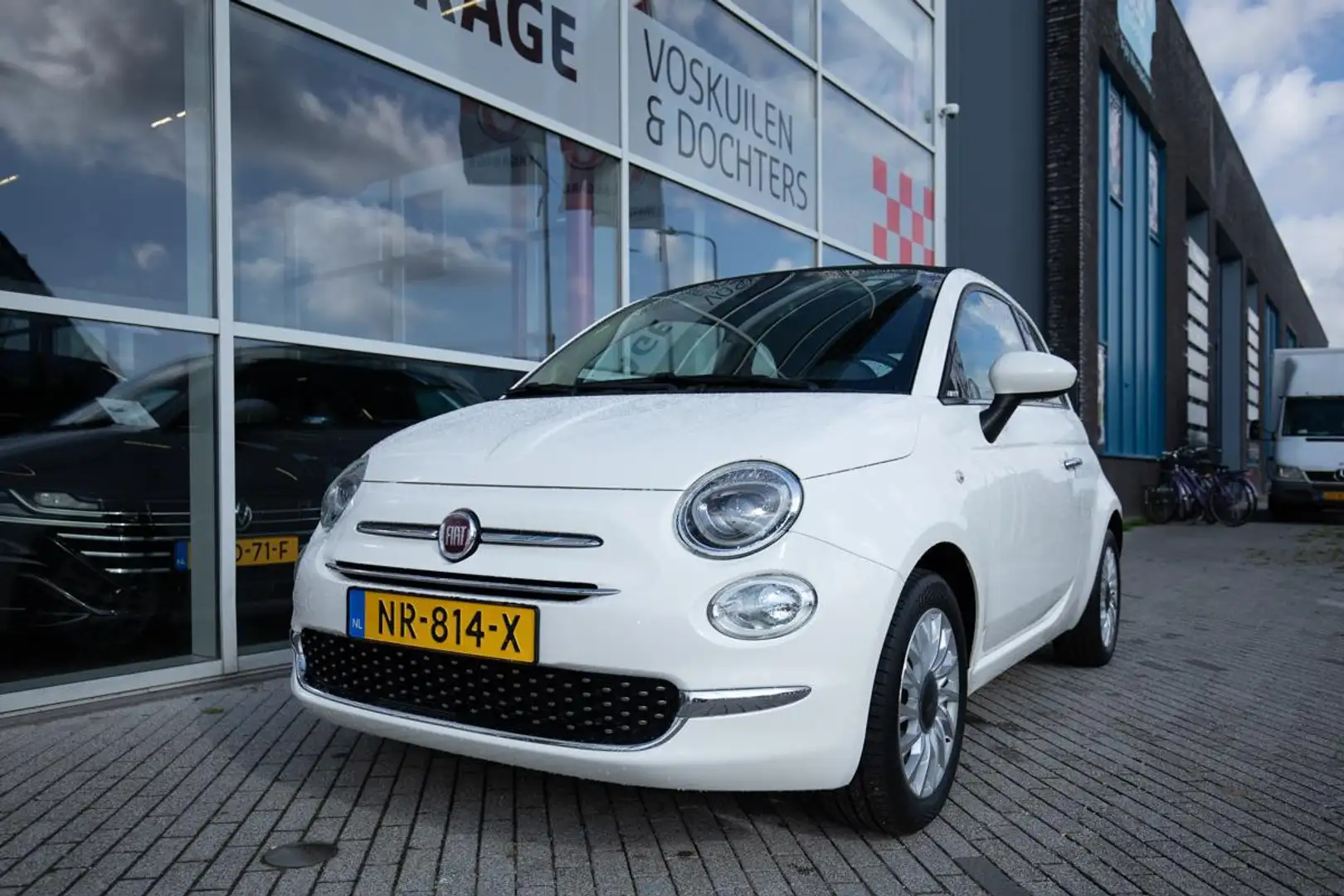 Fiat 500C 0.9 TwinAir Turbo Lounge Cabrio | Navigatie Wit - 1