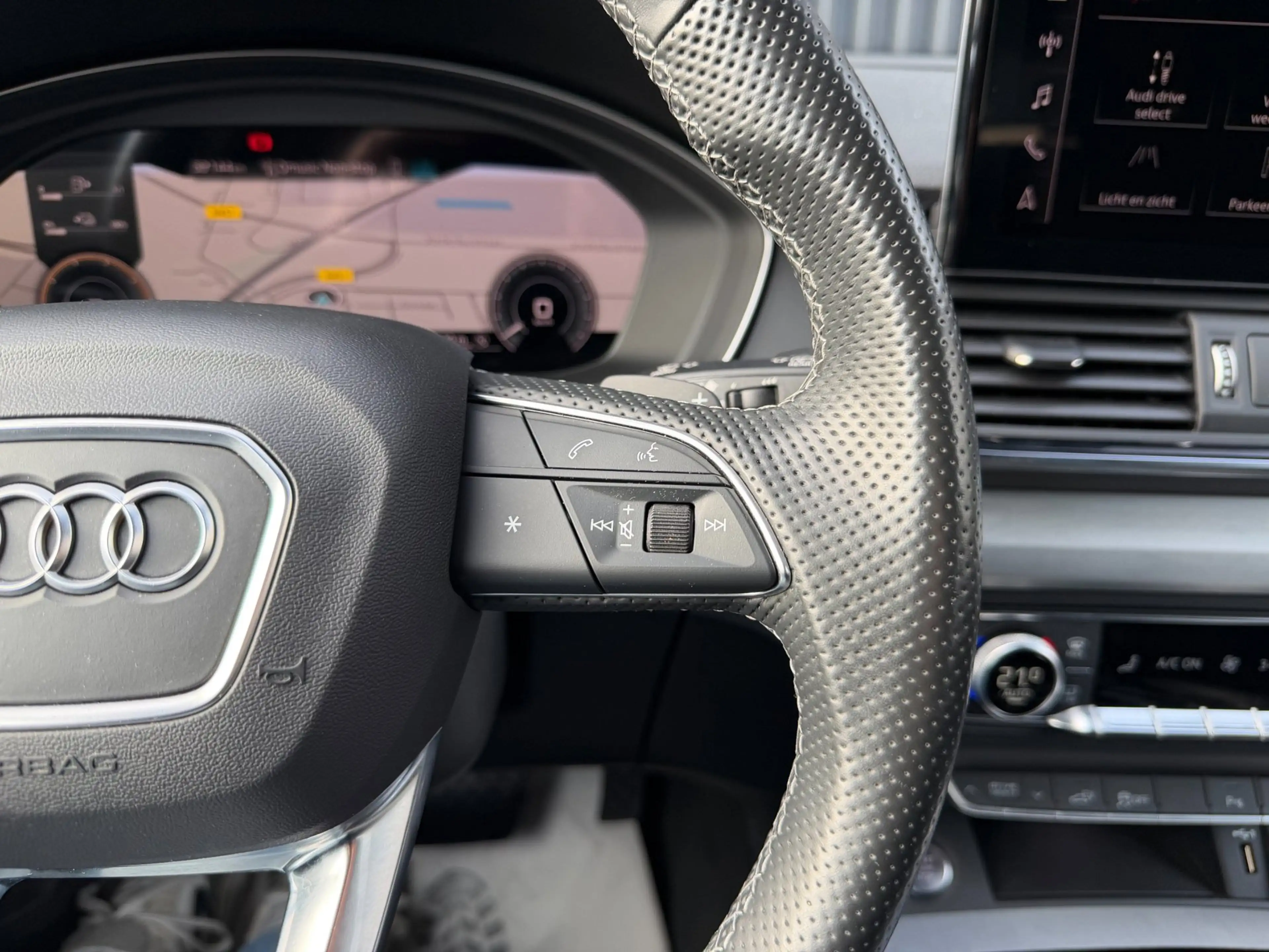 Audi Q5 Sportback 50 TFSI e S-Line Competition SQ5 | 1E EI — photo 28