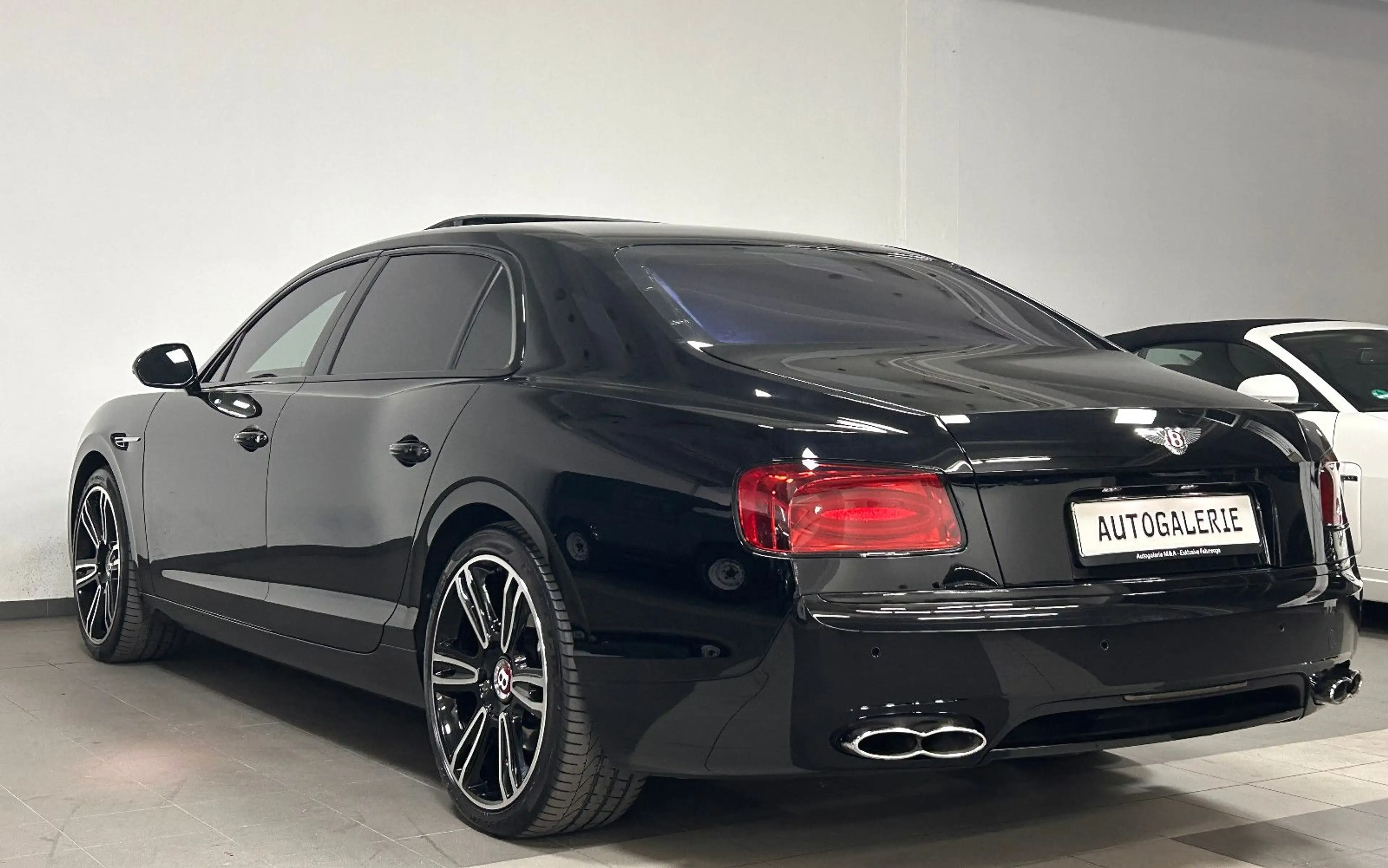 Bentley Flying Spur 4.0 V8 | Deutsches Fzg. - All Black! — photo 3