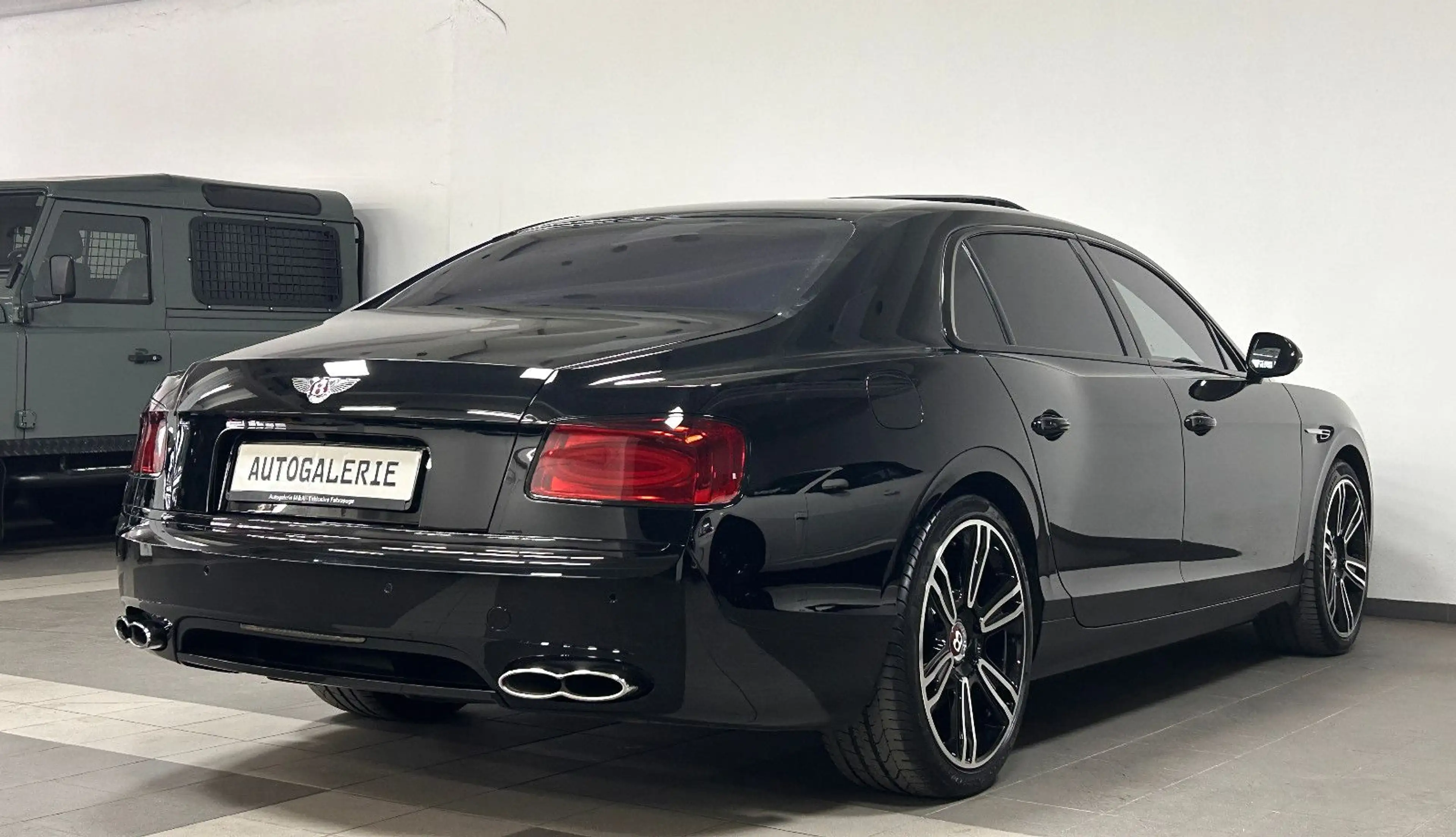 Bentley Flying Spur 4.0 V8 | Deutsches Fzg. - All Black! — photo 4