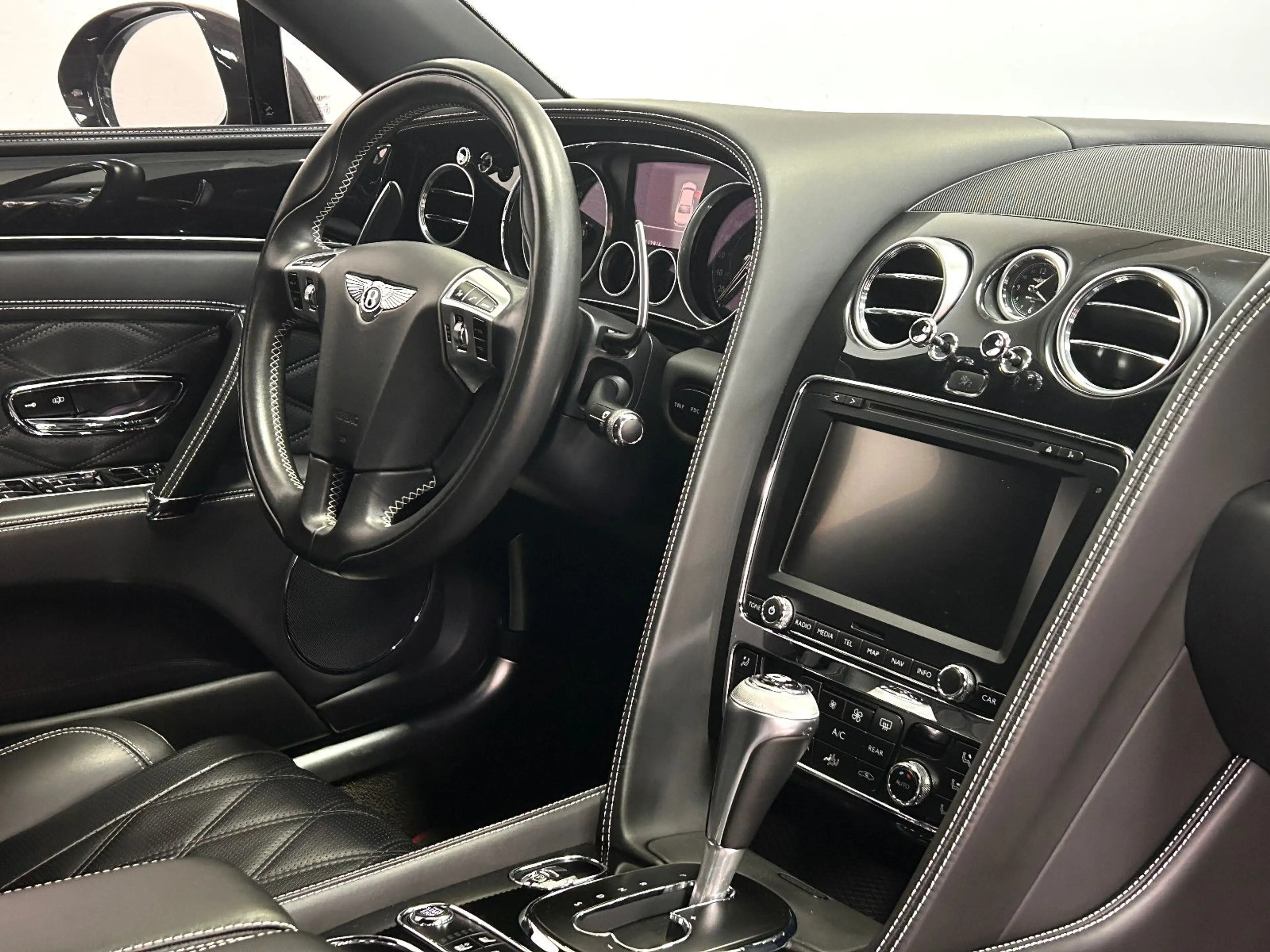 Bentley Flying Spur 4.0 V8 | Deutsches Fzg. - All Black! — photo 15