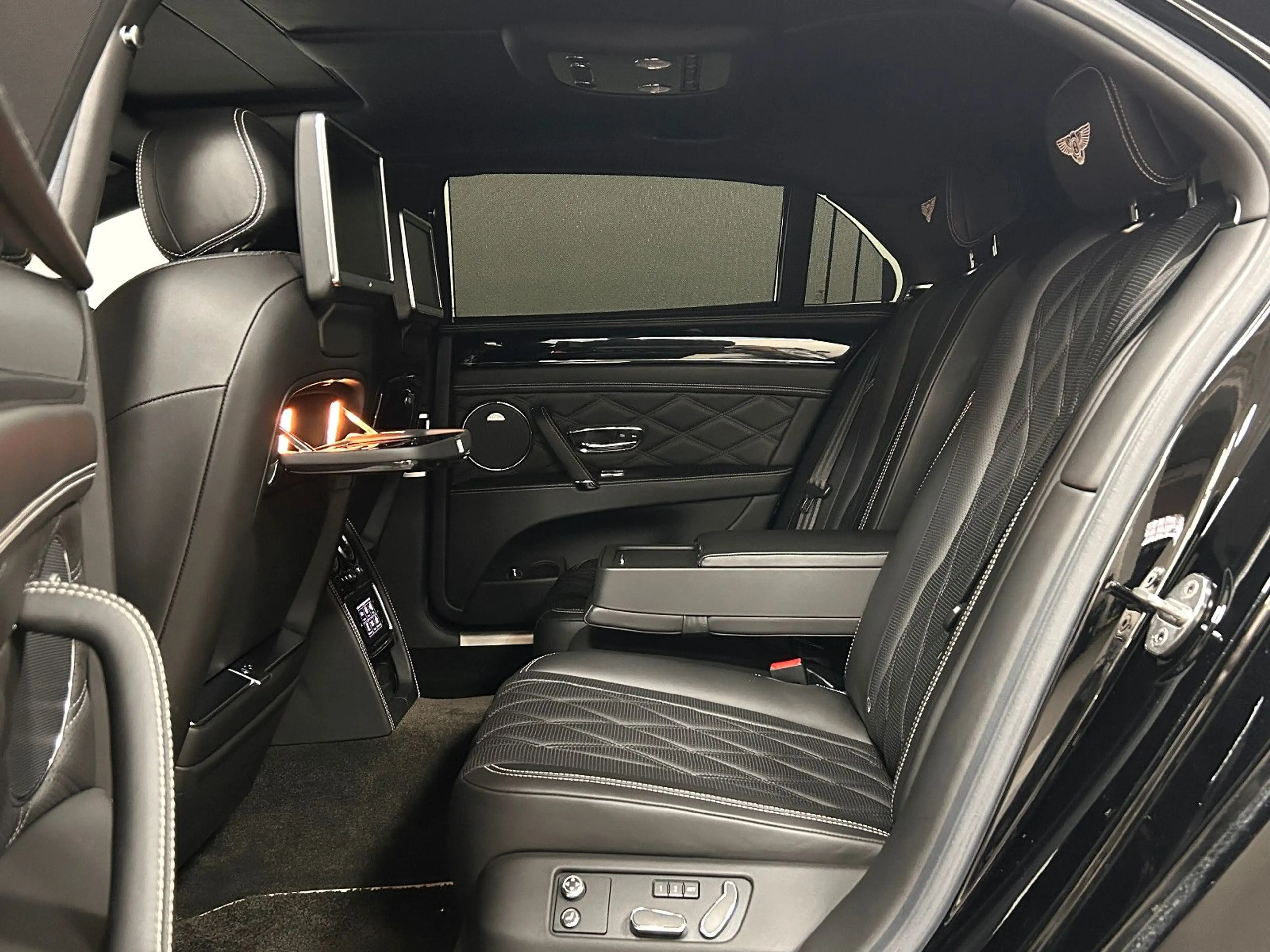 Bentley Flying Spur 4.0 V8 | Deutsches Fzg. - All Black! — photo 20