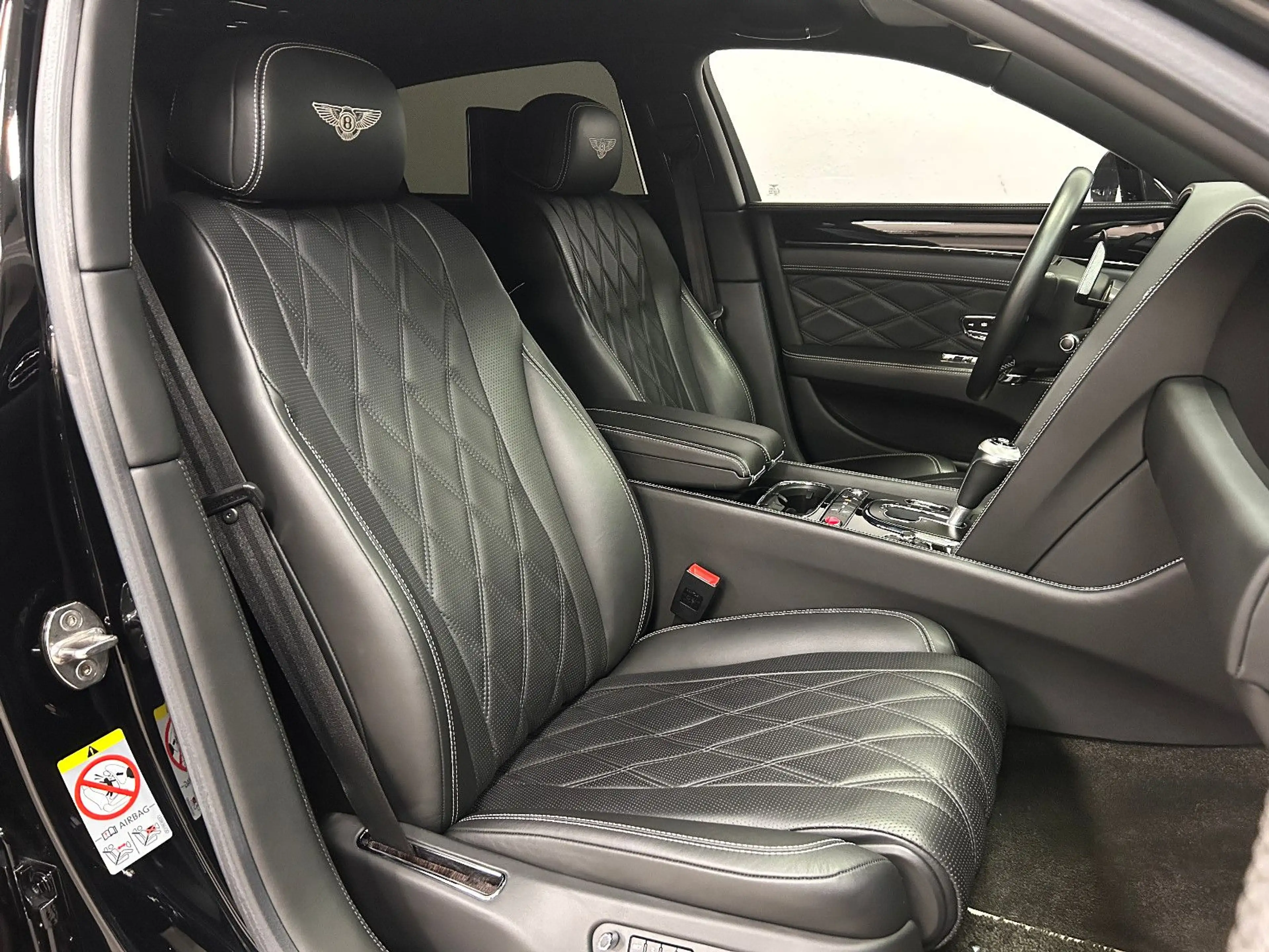 Bentley Flying Spur 4.0 V8 | Deutsches Fzg. - All Black! — photo 18