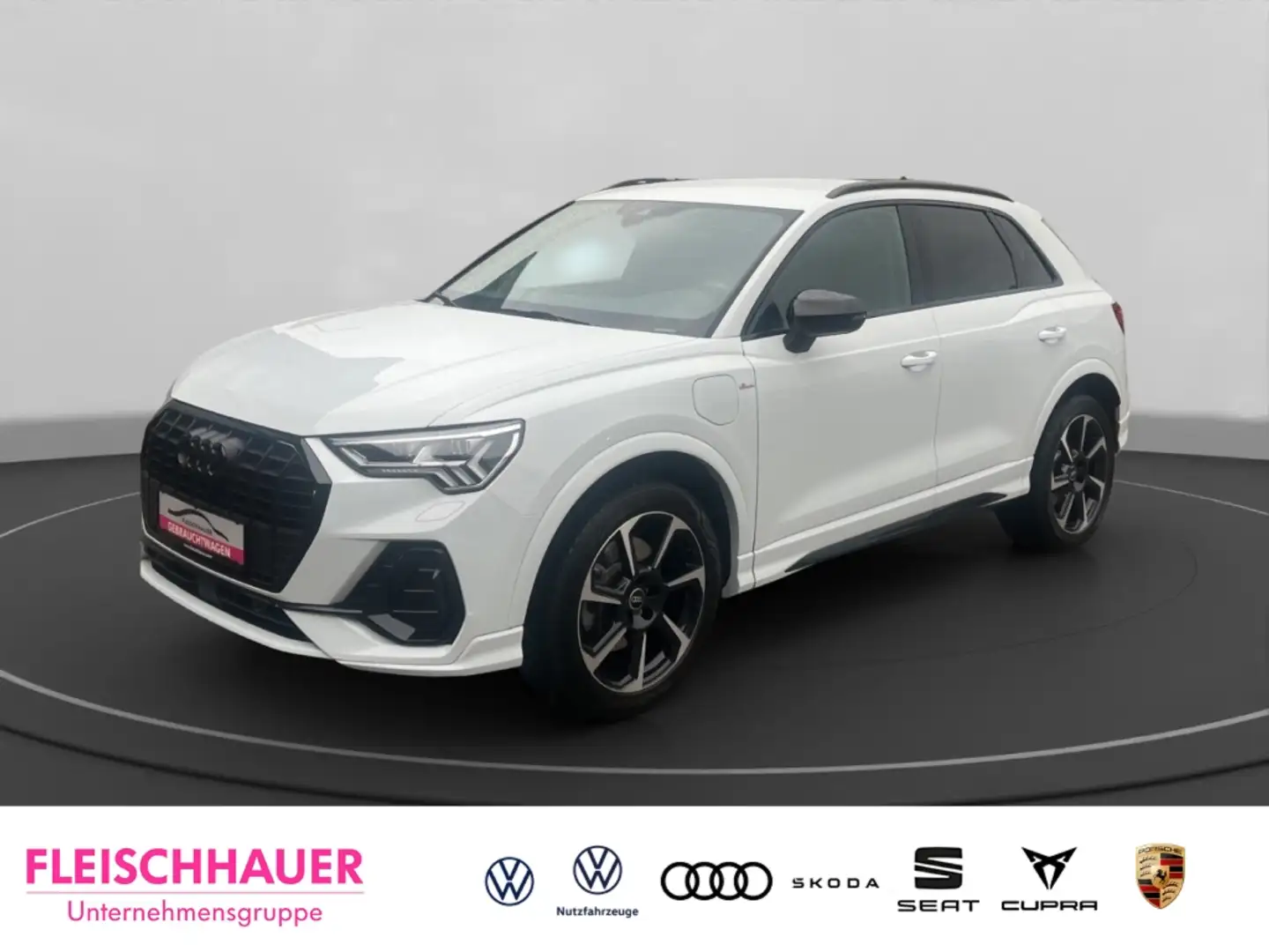 Audi Q3 45 TFSI e s-line Matrix AHK RFK Assistenzpaket Bus Weiß - 1