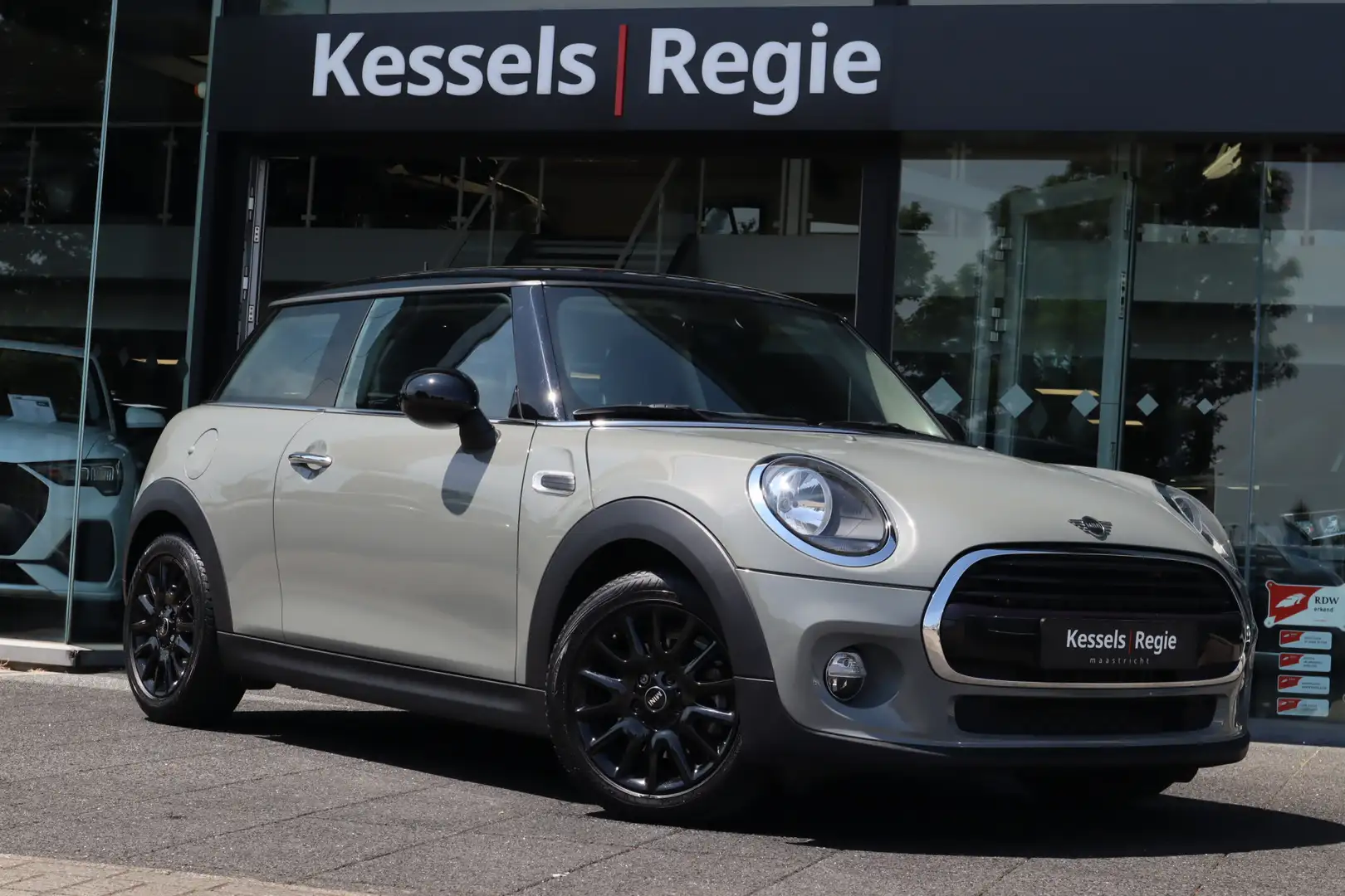 MINI Cooper Mini 1.5 Pepper Navi BT Grijs - 1