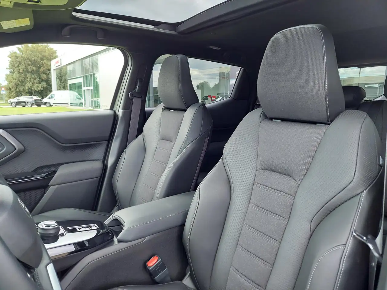 Toyota Urban Cruiser 61kWh 174pk 2WD Style, миниатюра 13