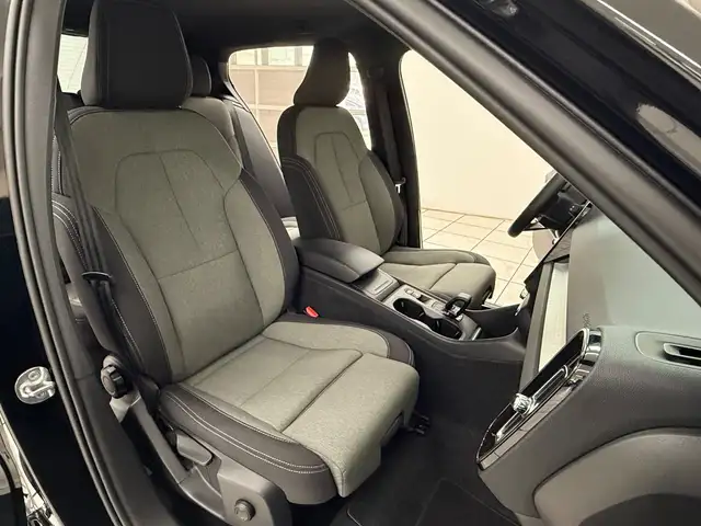 Volvo XC40 view 12