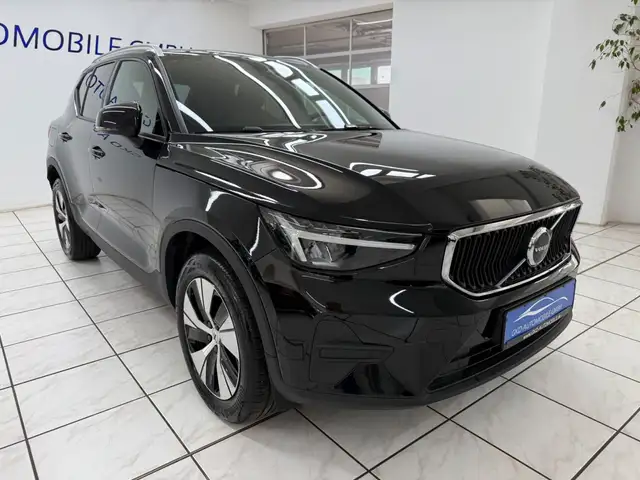 Volvo XC40 view 4