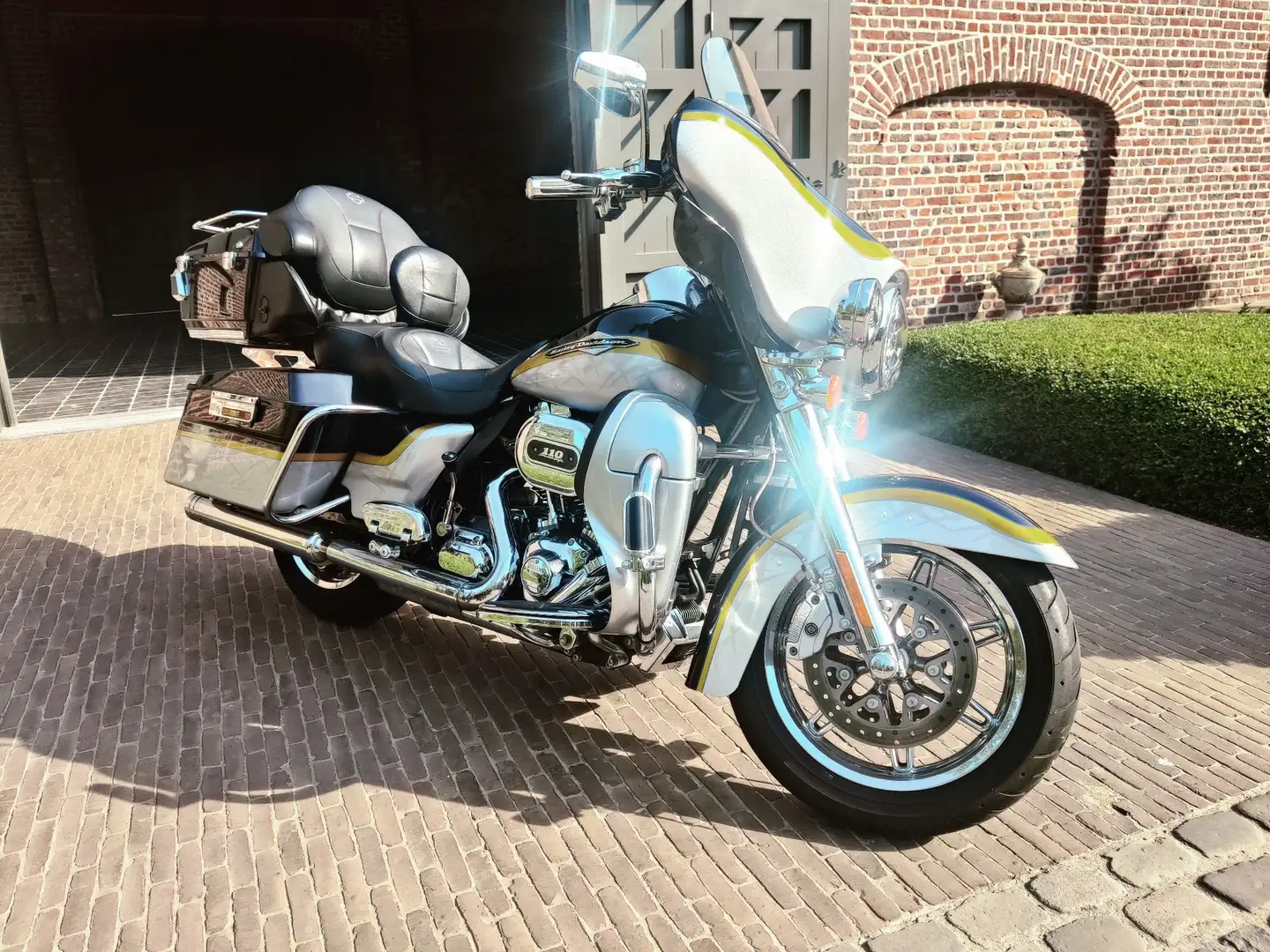 Harley-Davidson Ultra Limited Ultra cvo 110 Šedá - 1