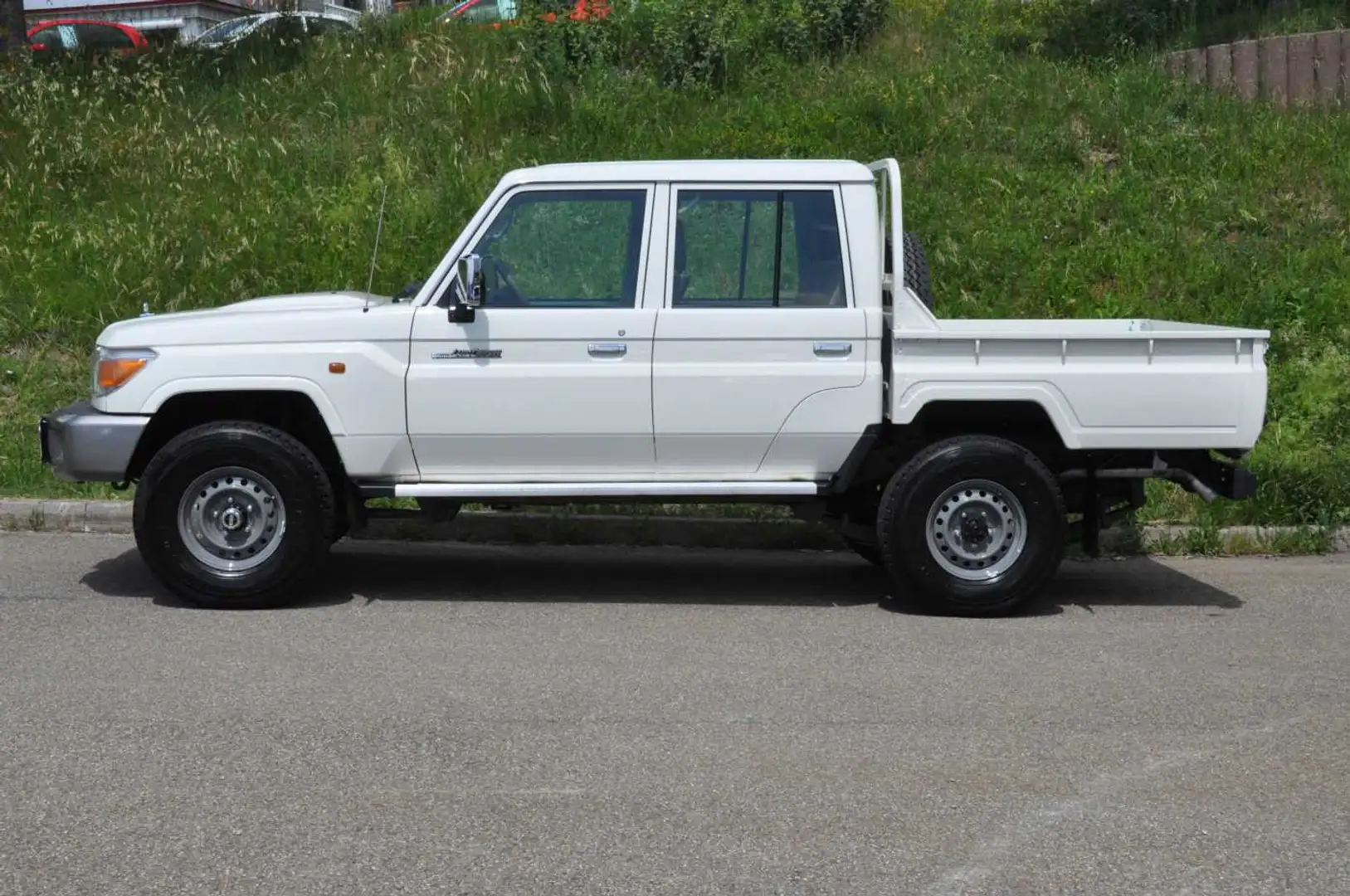 Toyota Land Cruiser GRJ 79 4.0 V6 5-Gang DOUBLE CAB NESTLE OFFROAD Weiß - 2