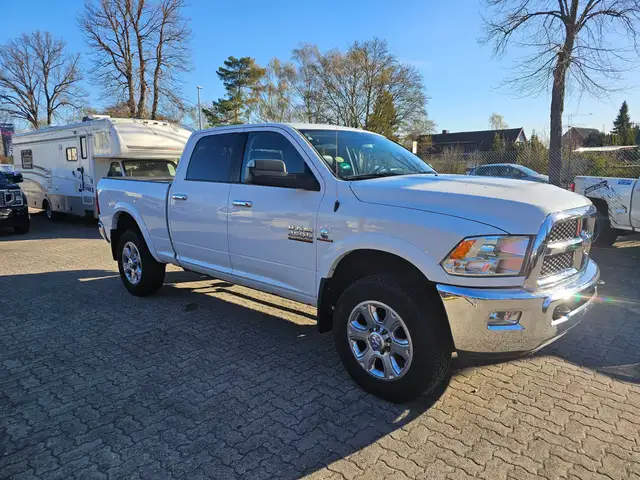 Dodge RAM 2500 Crew Cab 6,7 Cummins Sattelsystem