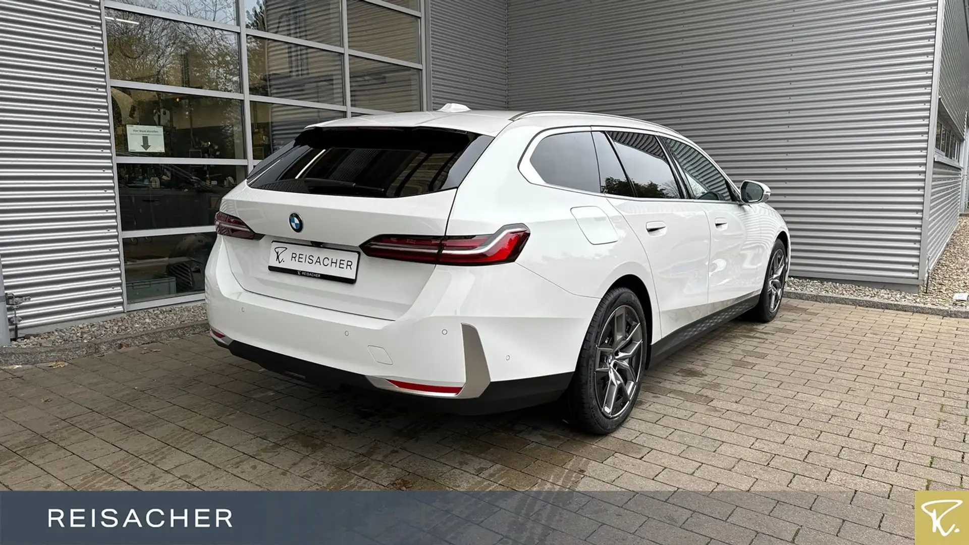 BMW 520 d A xDrive Tou AHK,DA+,Autom Alb - 2