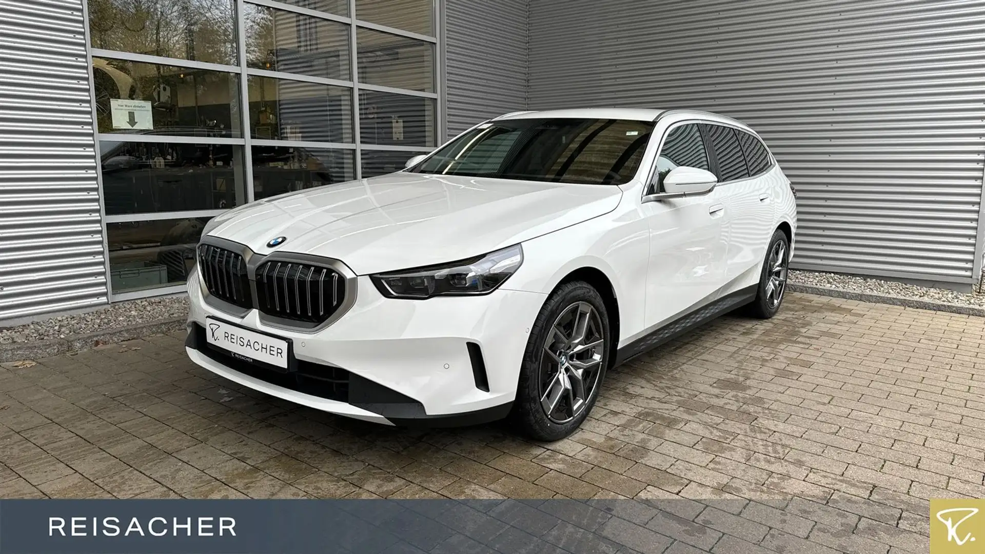 BMW 520 d A xDrive Tou AHK,DA+,Autom Alb - 1