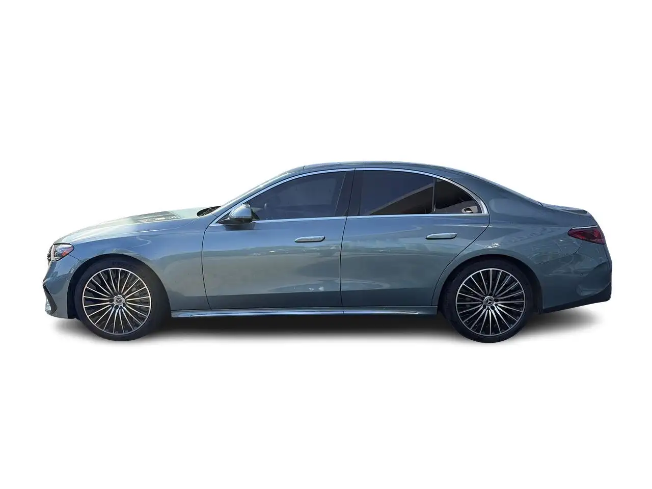 Mercedes-Benz E-Class снимка Mercedes-Benz E-Class