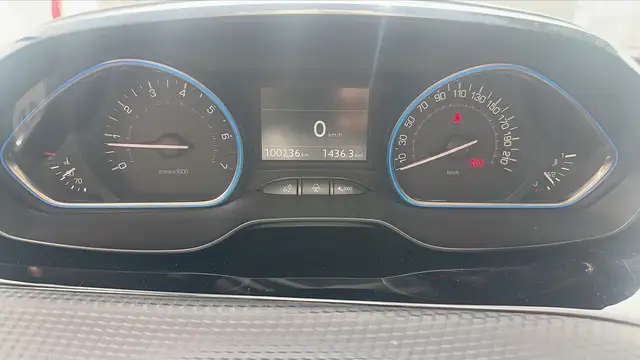 Peugeot 2008 view 12