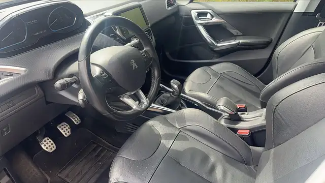 Peugeot 2008 view 8