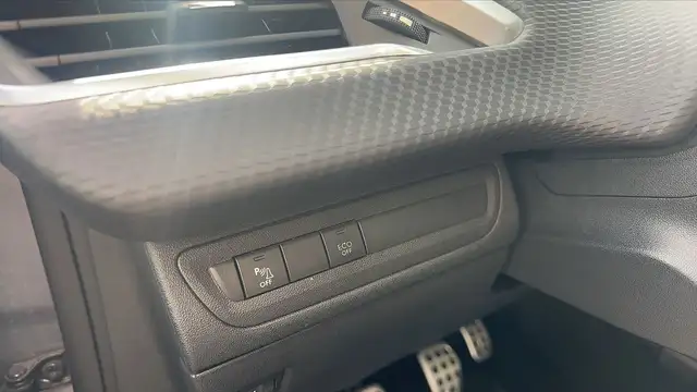 Peugeot 2008 view 13