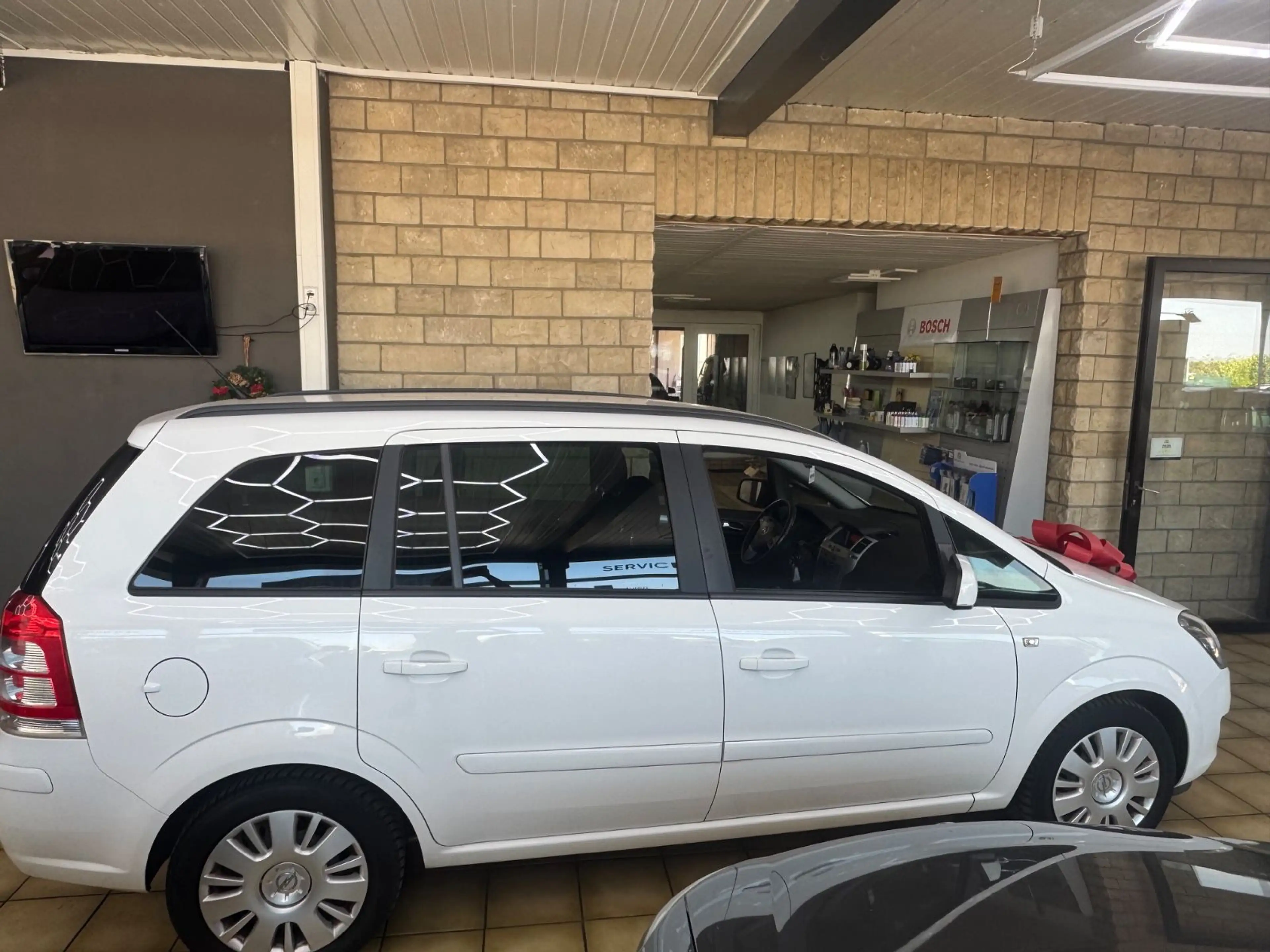 Opel Zafira B Family*Klima*Tempomat*7 Sitzer*Hu&Au Ne — photo 3