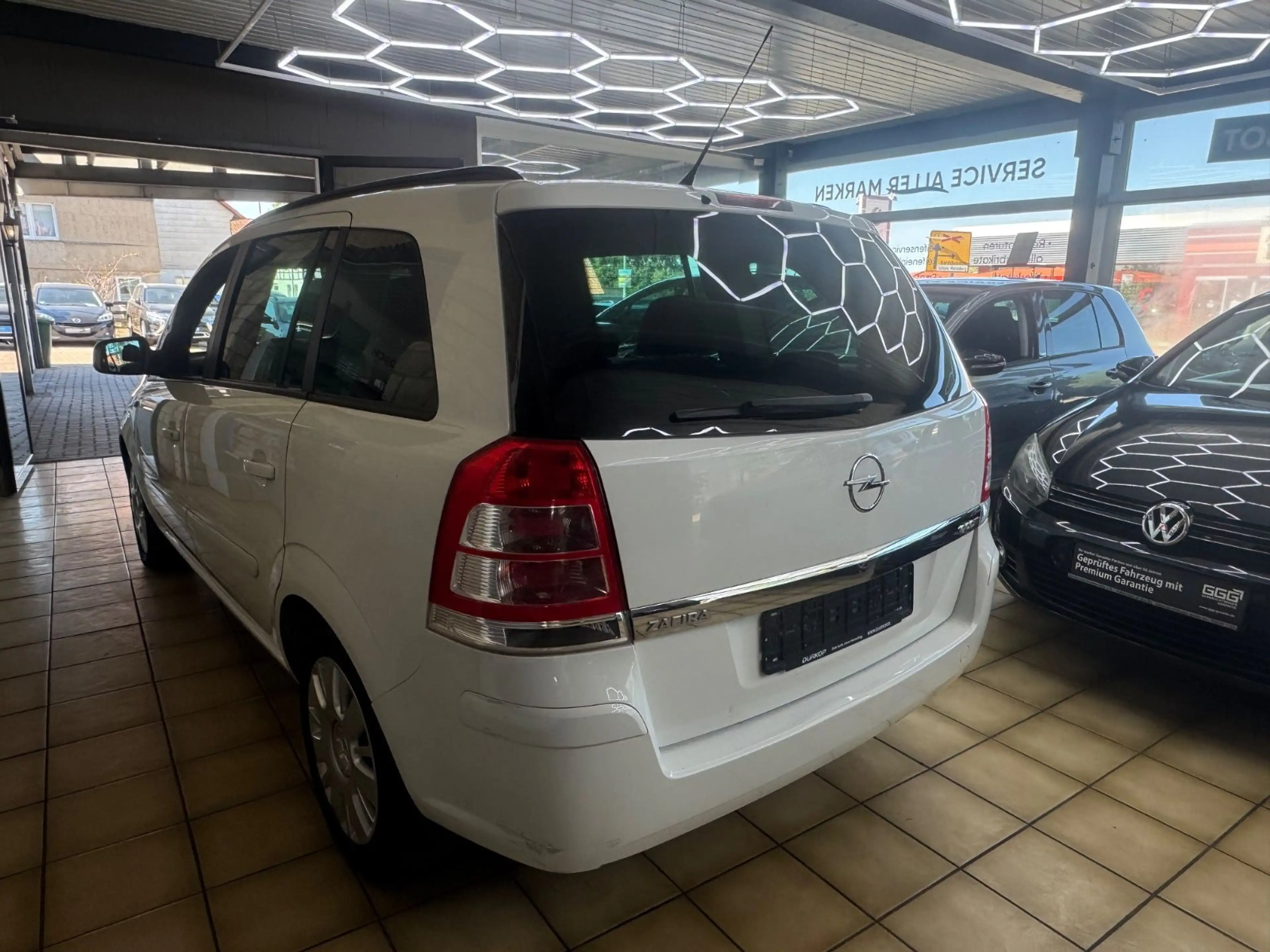 Opel Zafira B Family*Klima*Tempomat*7 Sitzer*Hu&Au Ne — photo 8