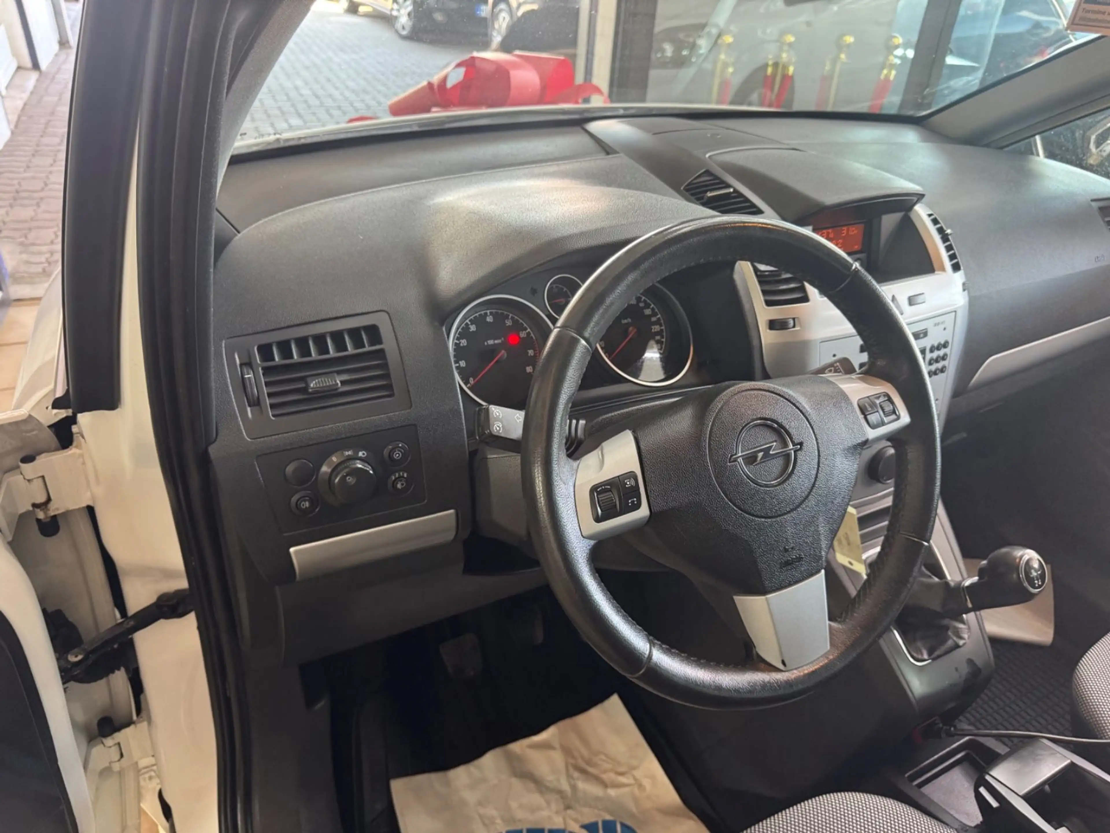 Opel Zafira B Family*Klima*Tempomat*7 Sitzer*Hu&Au Ne — photo 11