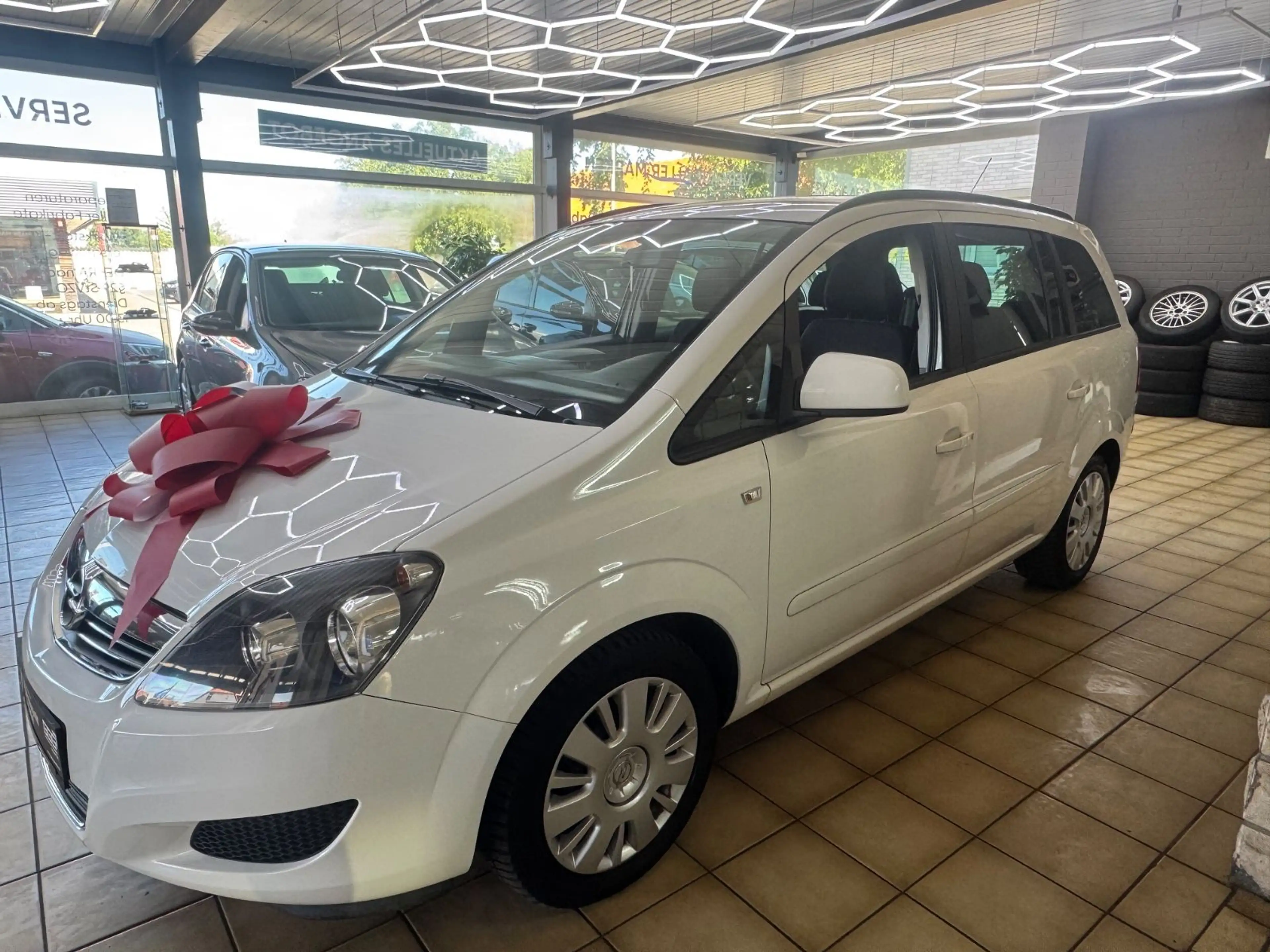 Opel Zafira B Family*Klima*Tempomat*7 Sitzer*Hu&Au Ne — photo 9