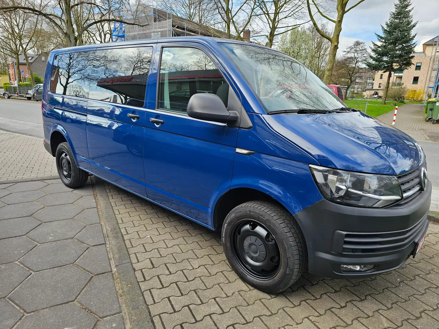 Volkswagen T6 Transporter Kombi lang 4Motion 2,0 TDI Motor 78 tkm Синій - 1