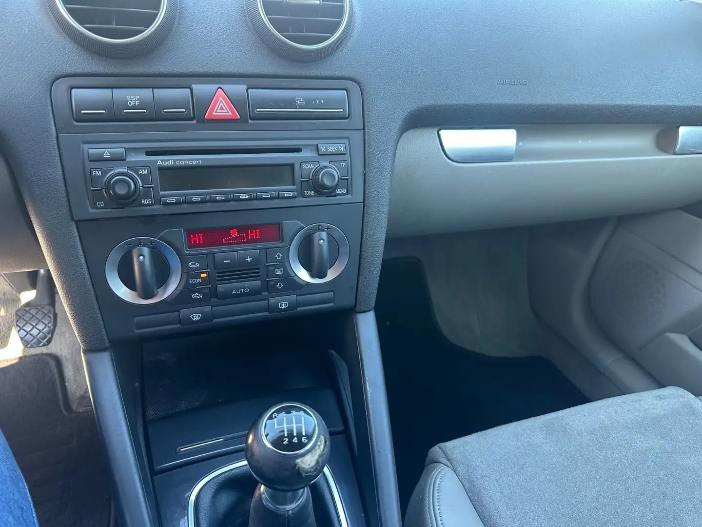 Audi A3 2.0 FSI Ambition 6bak Noir - 2