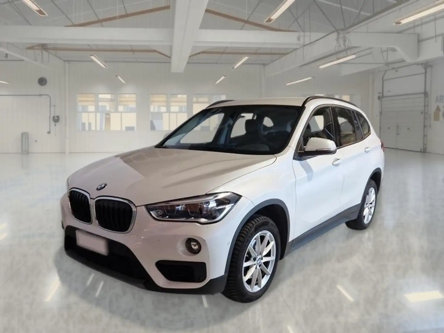 BMW X1 sDrive 18d Business Autom. - 1